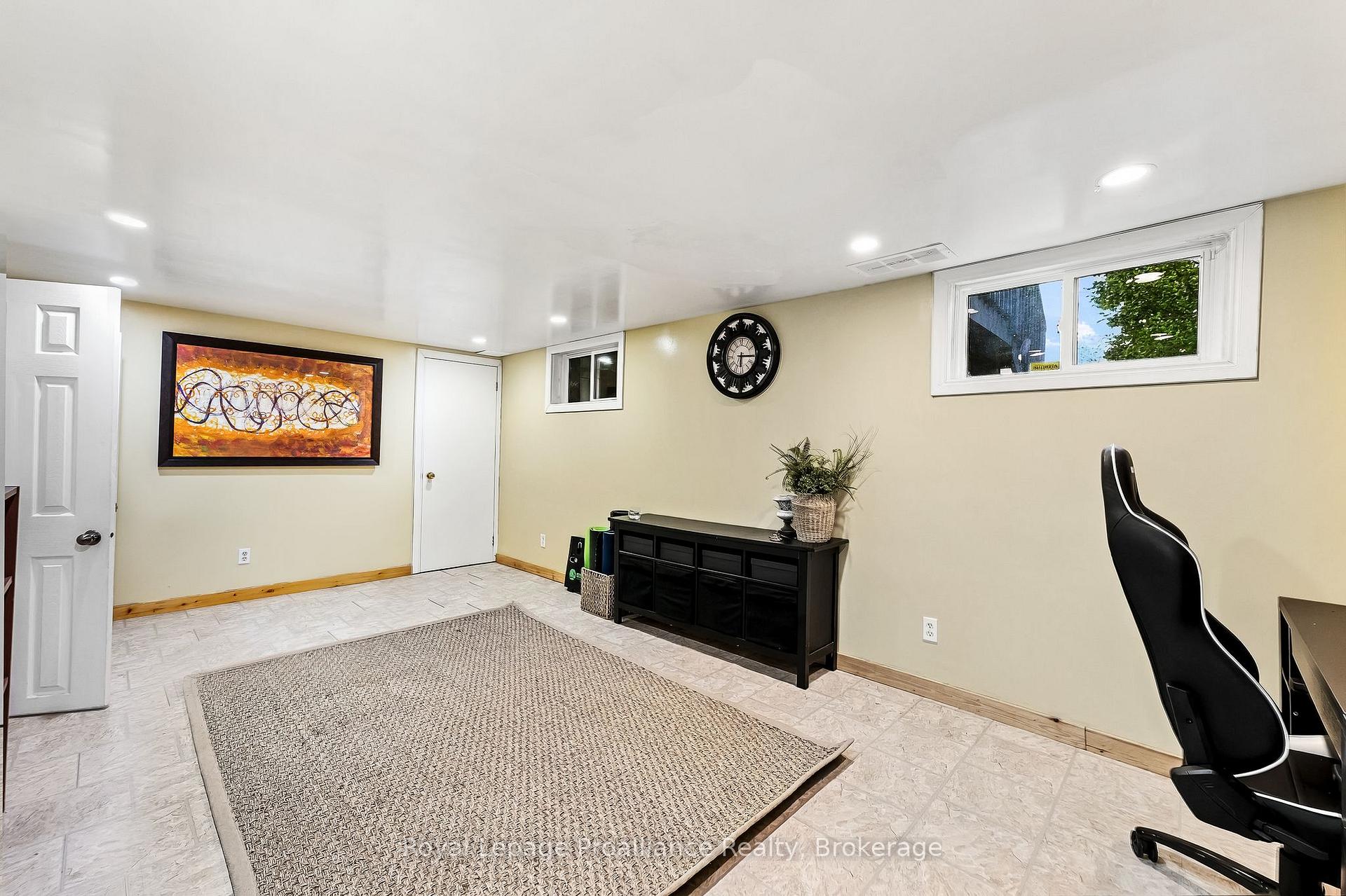 Photo 27 of 31 Perry Avenue, Brighton — HOMEH