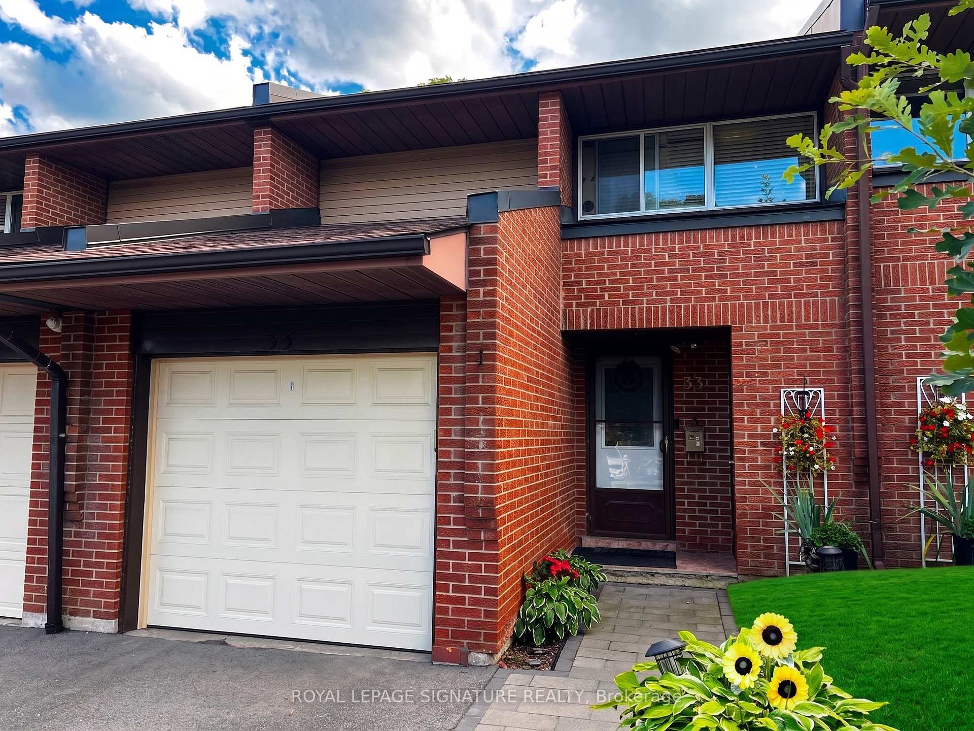 Photo 5 of Unit 33, 2301 Derry Road W, Mississauga, Meadowvale — HOMEH