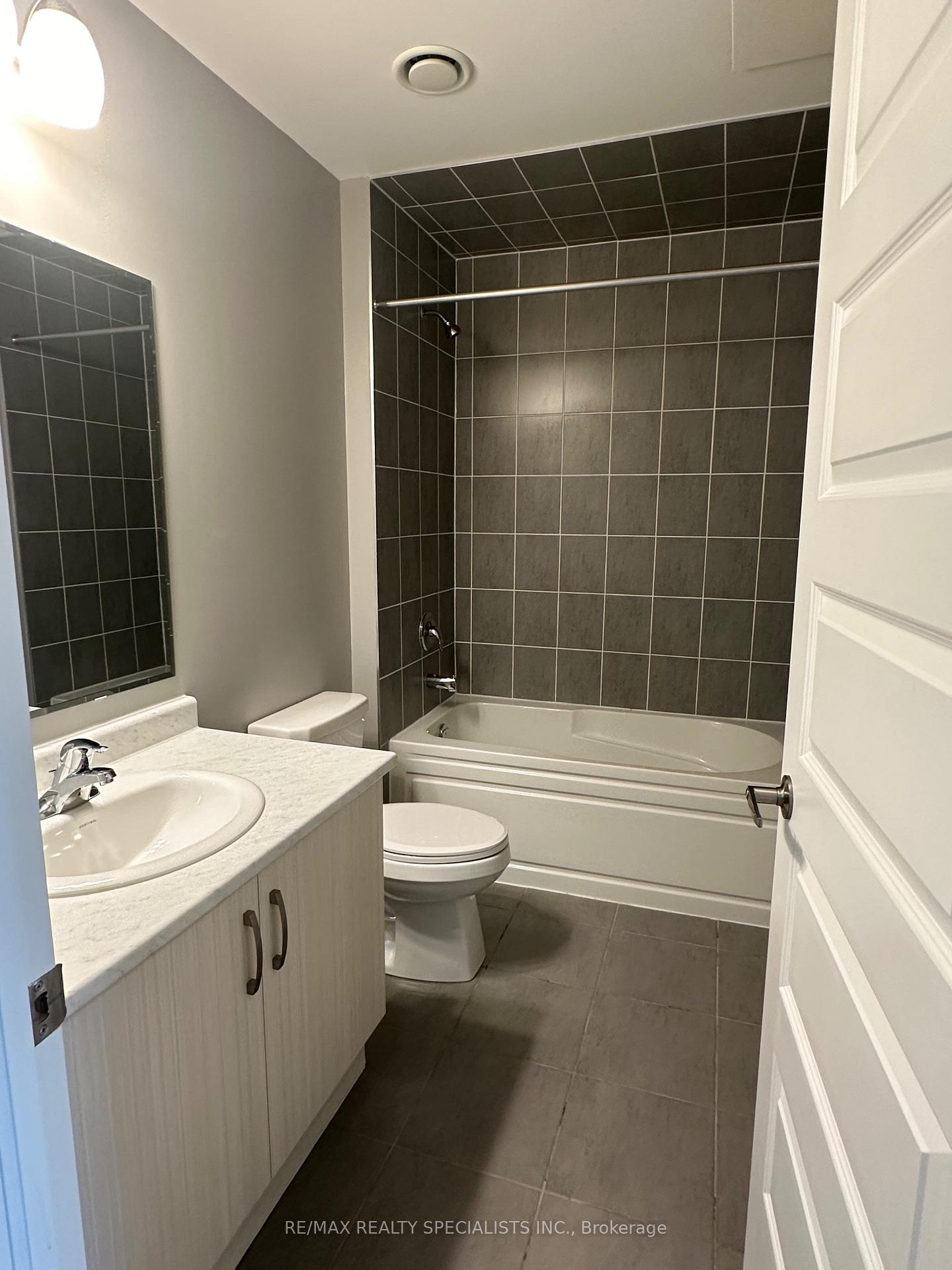 Photo 6 of Unit 213, 1105 Leger Way, Milton, Ford — HOMEH