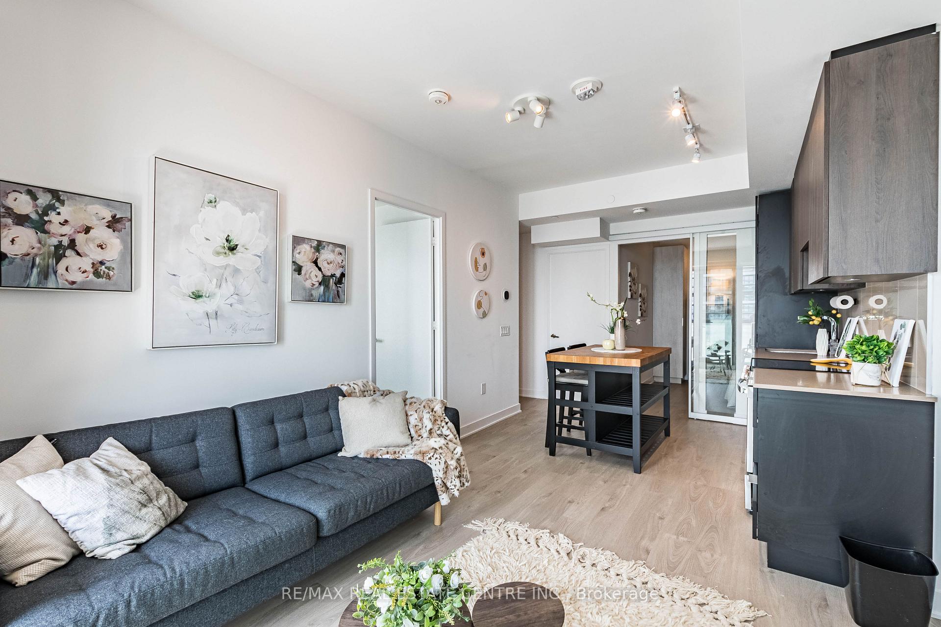 Photo 7 of Unit 5707, 3900 Confederation Parkway, Mississauga, City Centre — HOMEH