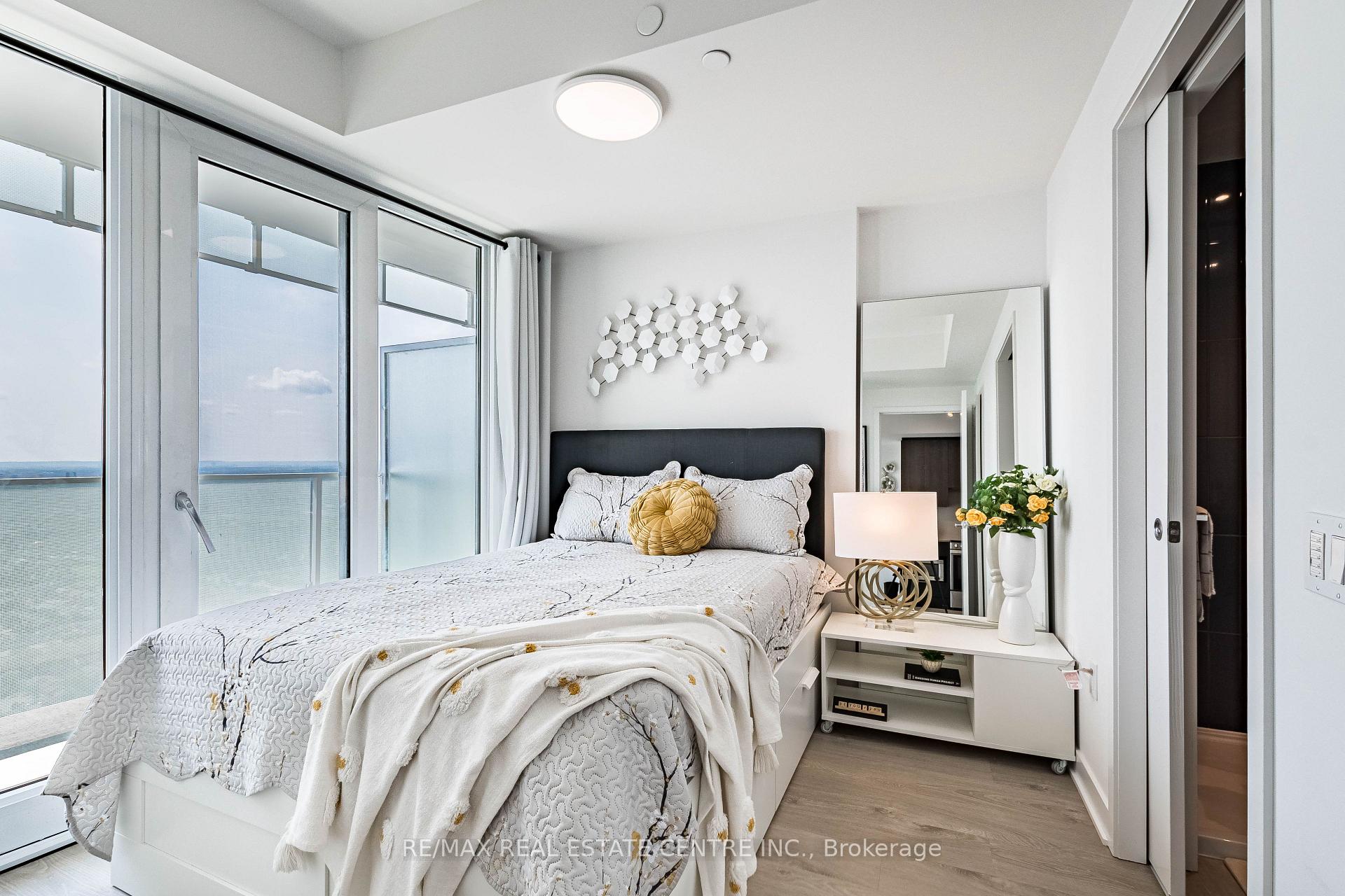 Photo 13 of Unit 5707, 3900 Confederation Parkway, Mississauga, City Centre — HOMEH