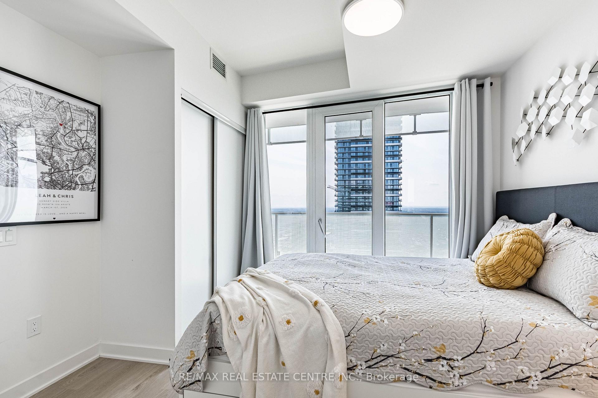 Photo 14 of Unit 5707, 3900 Confederation Parkway, Mississauga, City Centre — HOMEH