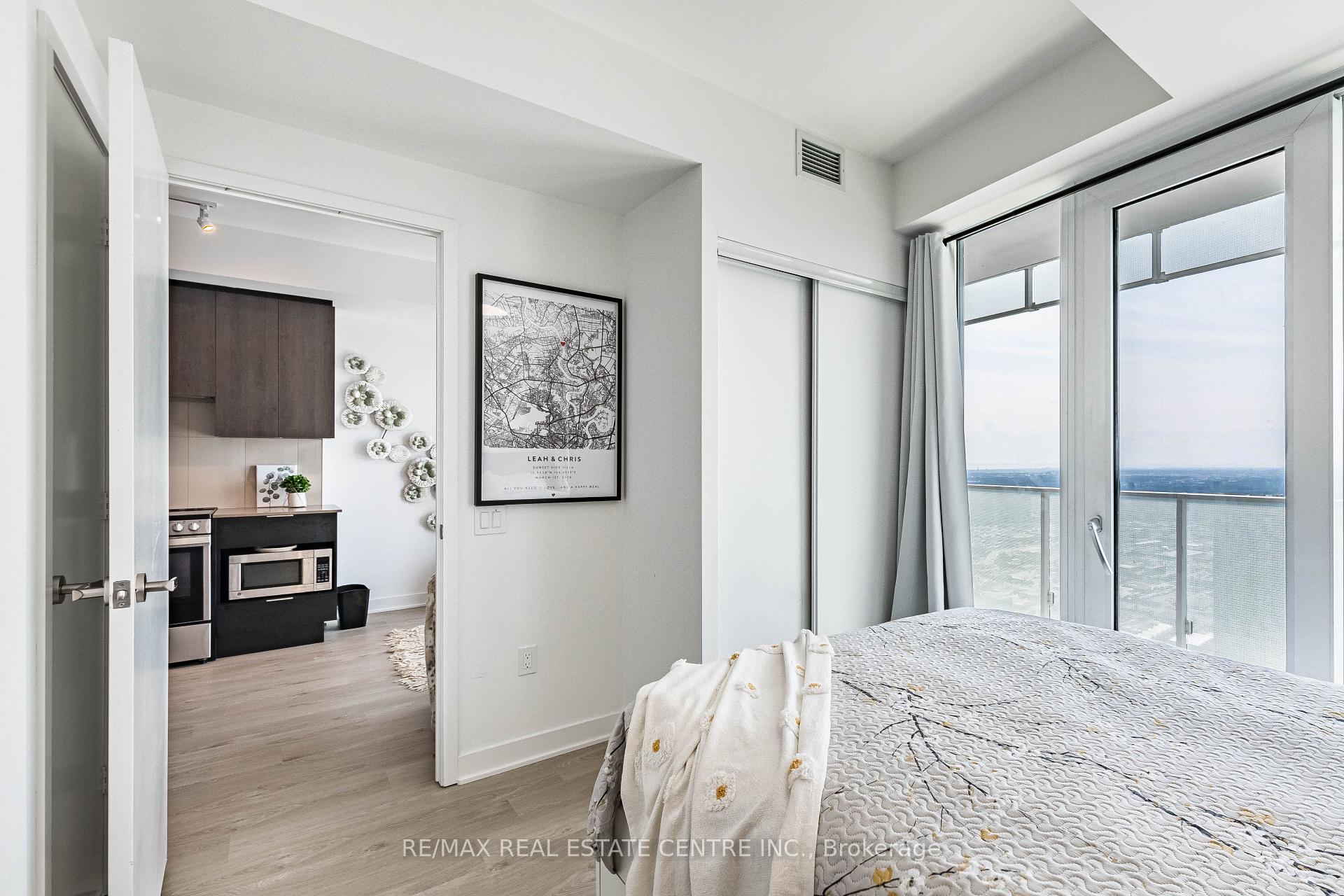 Photo 15 of Unit 5707, 3900 Confederation Parkway, Mississauga, City Centre — HOMEH