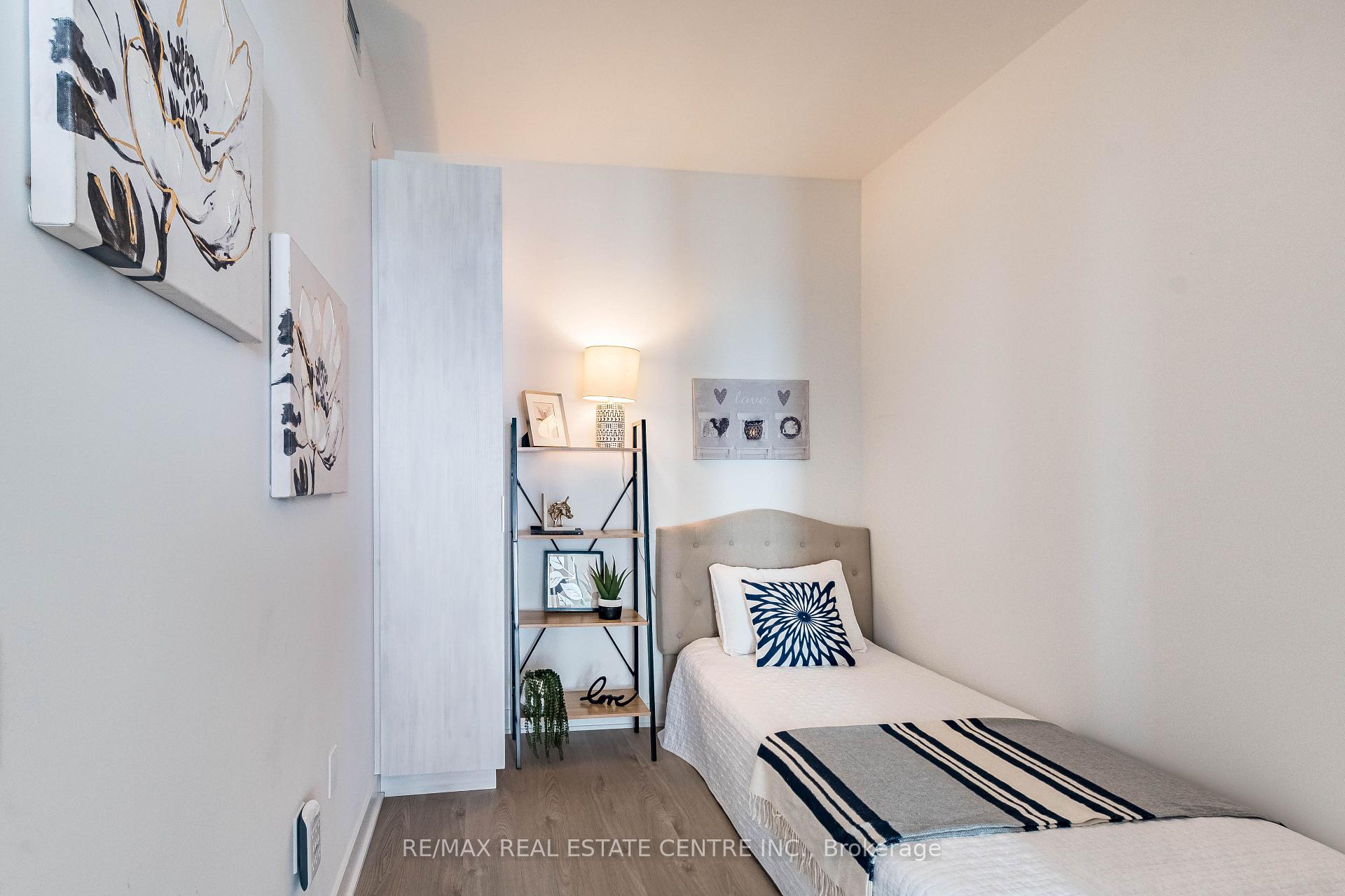 Photo 17 of Unit 5707, 3900 Confederation Parkway, Mississauga, City Centre — HOMEH