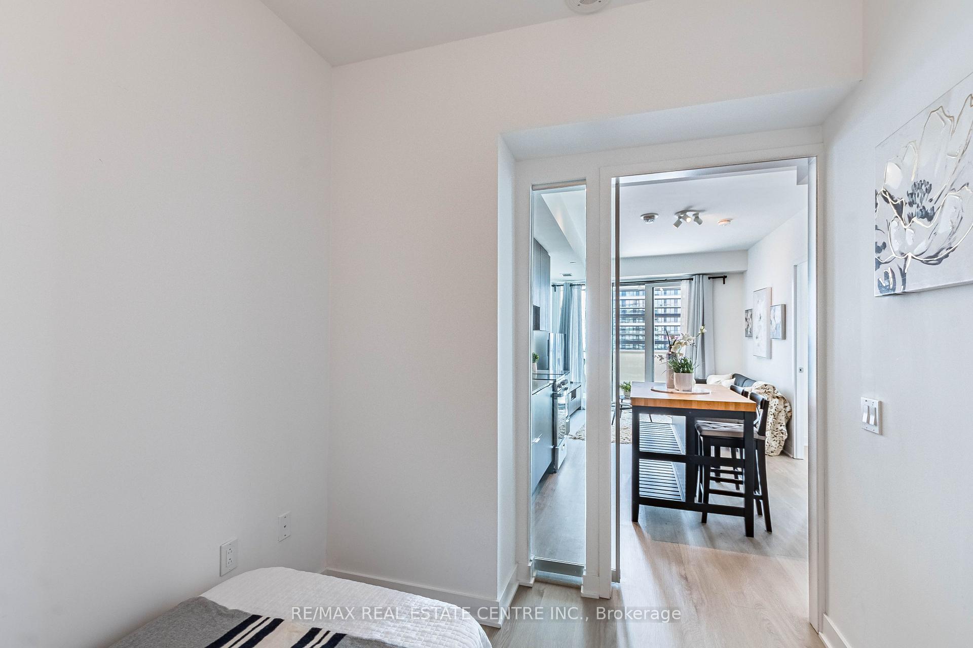 Photo 18 of Unit 5707, 3900 Confederation Parkway, Mississauga, City Centre — HOMEH