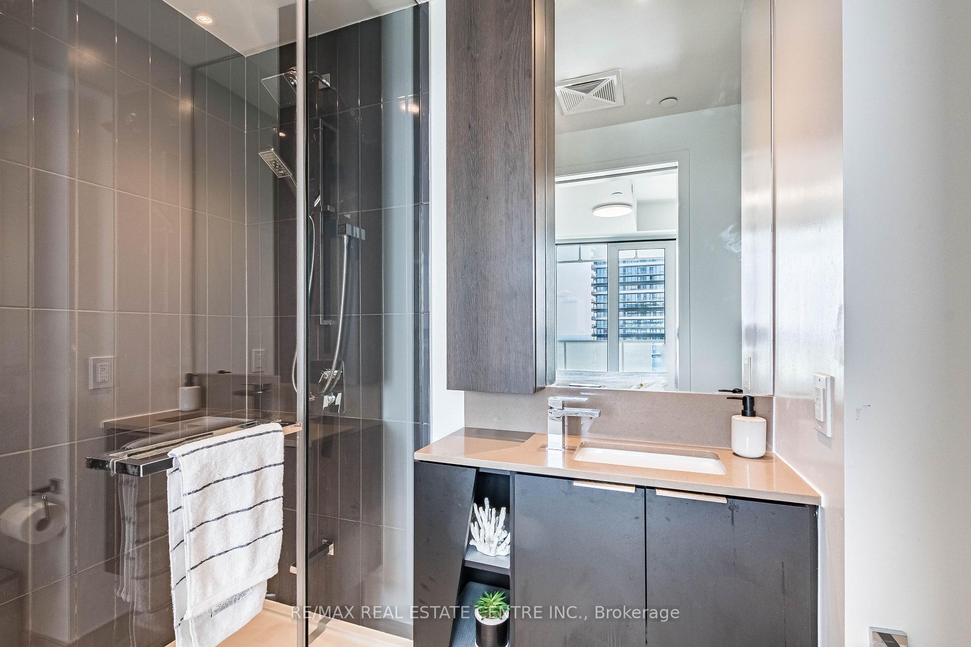 Photo 19 of Unit 5707, 3900 Confederation Parkway, Mississauga, City Centre — HOMEH