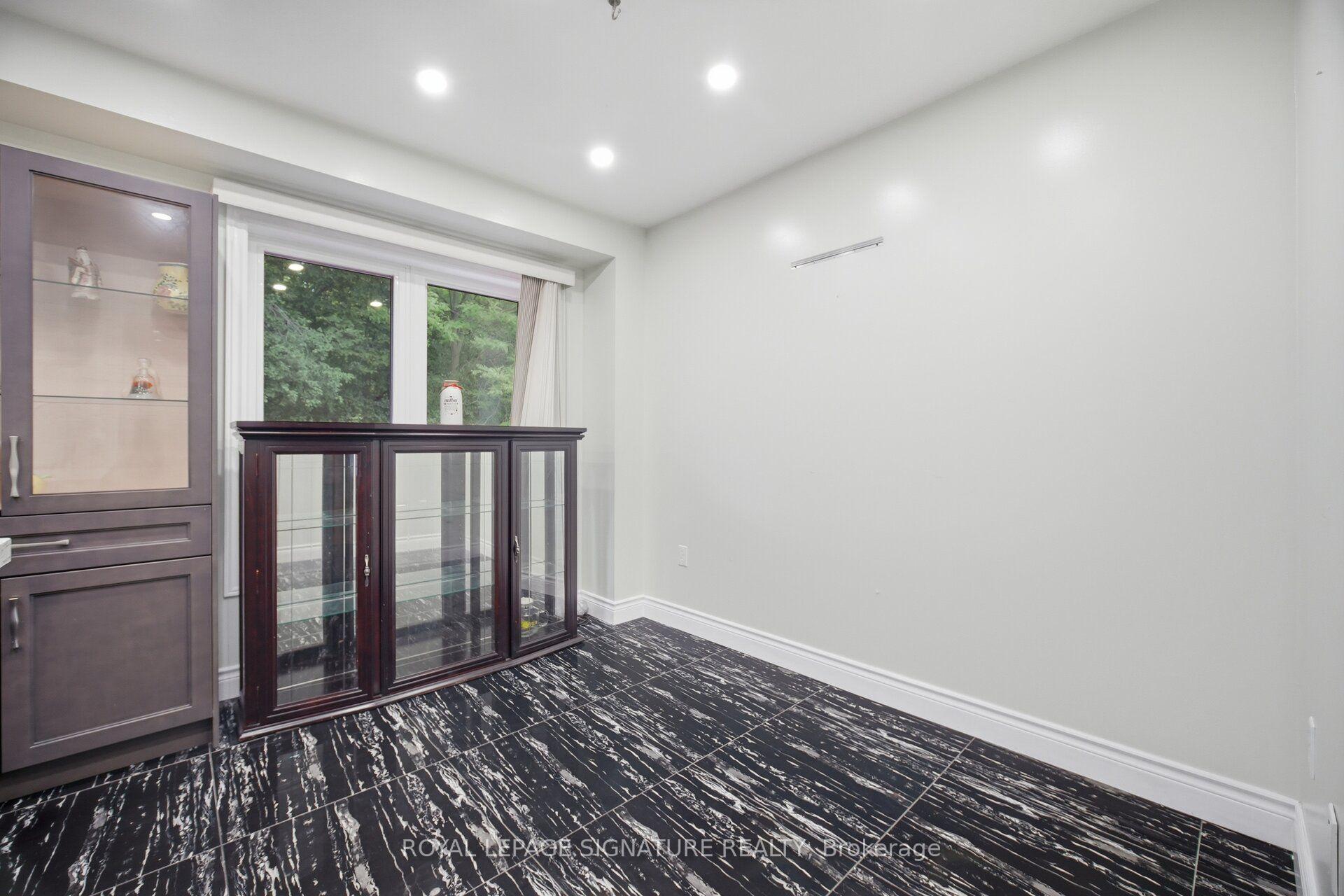 Photo 16 of 213 Fernforest Drive, Brampton, Sandringham-Wellington — HOMEH