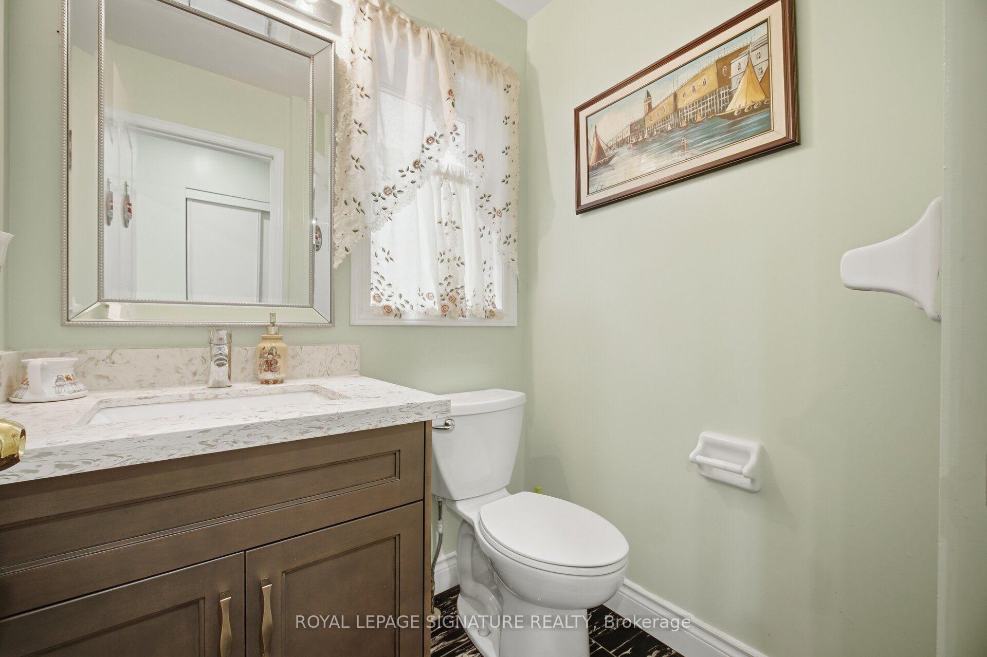 Photo 18 of 213 Fernforest Drive, Brampton, Sandringham-Wellington — HOMEH