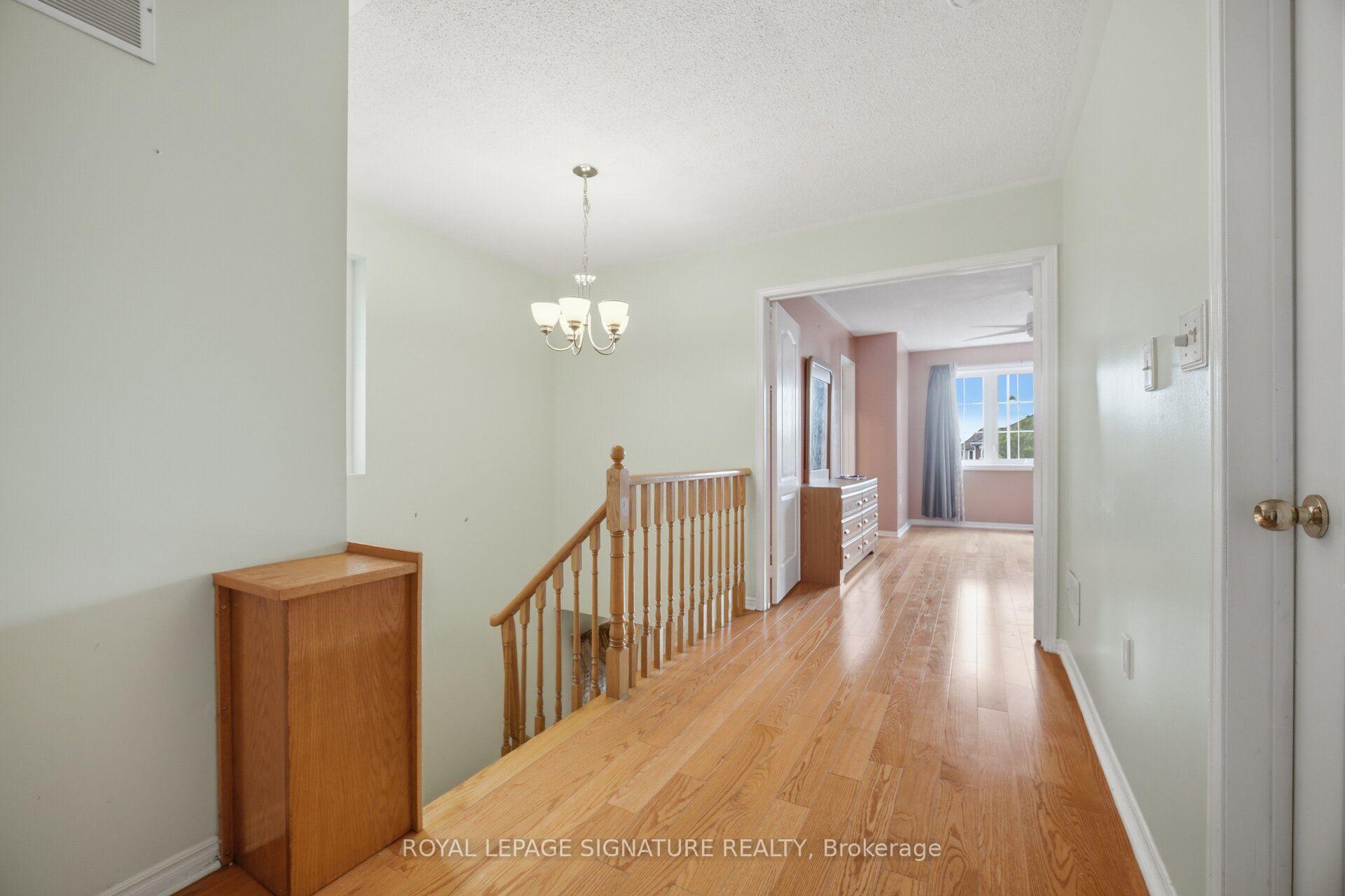 Photo 20 of 213 Fernforest Drive, Brampton, Sandringham-Wellington — HOMEH