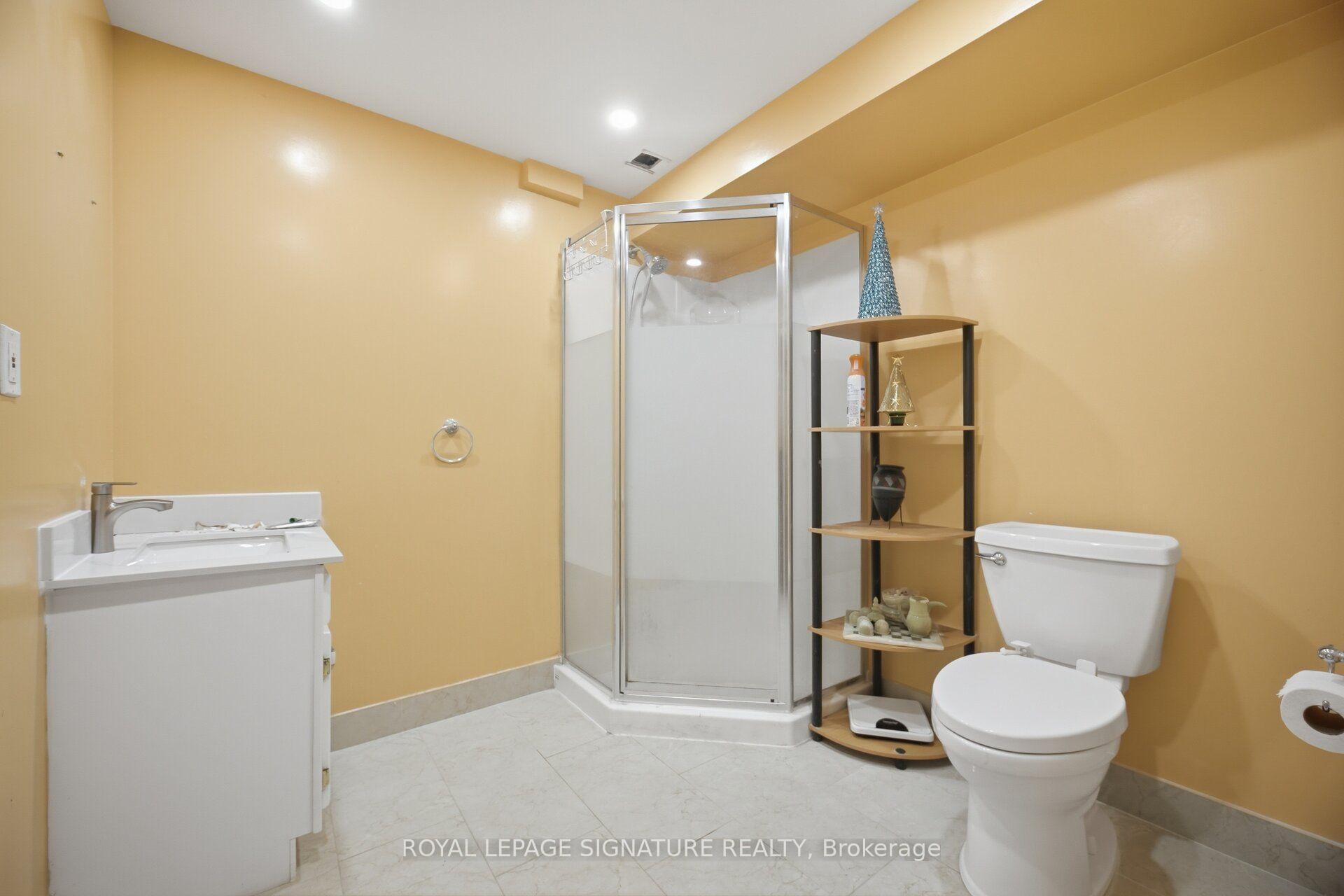 Photo 34 of 213 Fernforest Drive, Brampton, Sandringham-Wellington — HOMEH