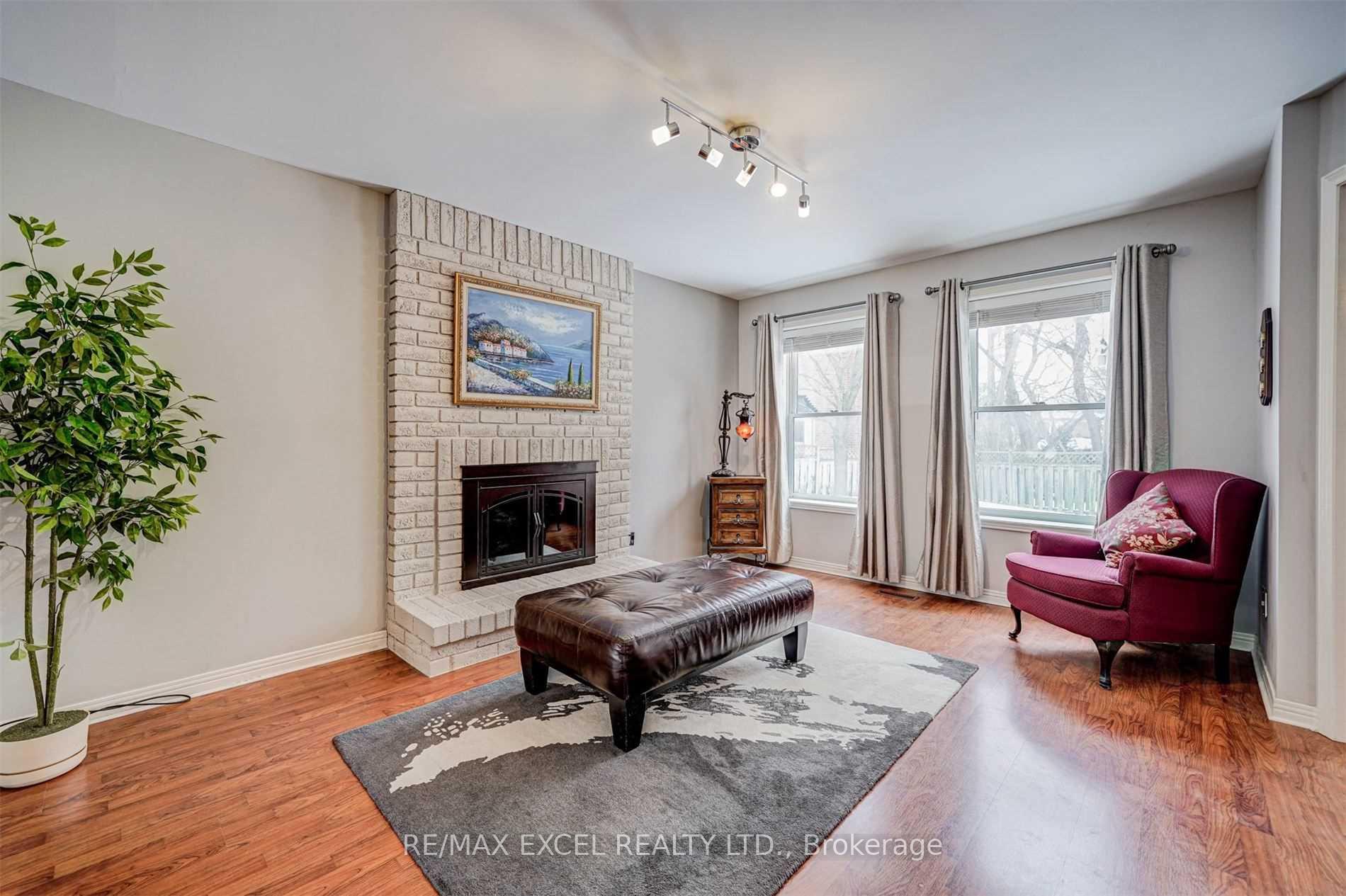 Photo 6 of 36 Hedgewood Drive, Markham, Unionville — HOMEH
