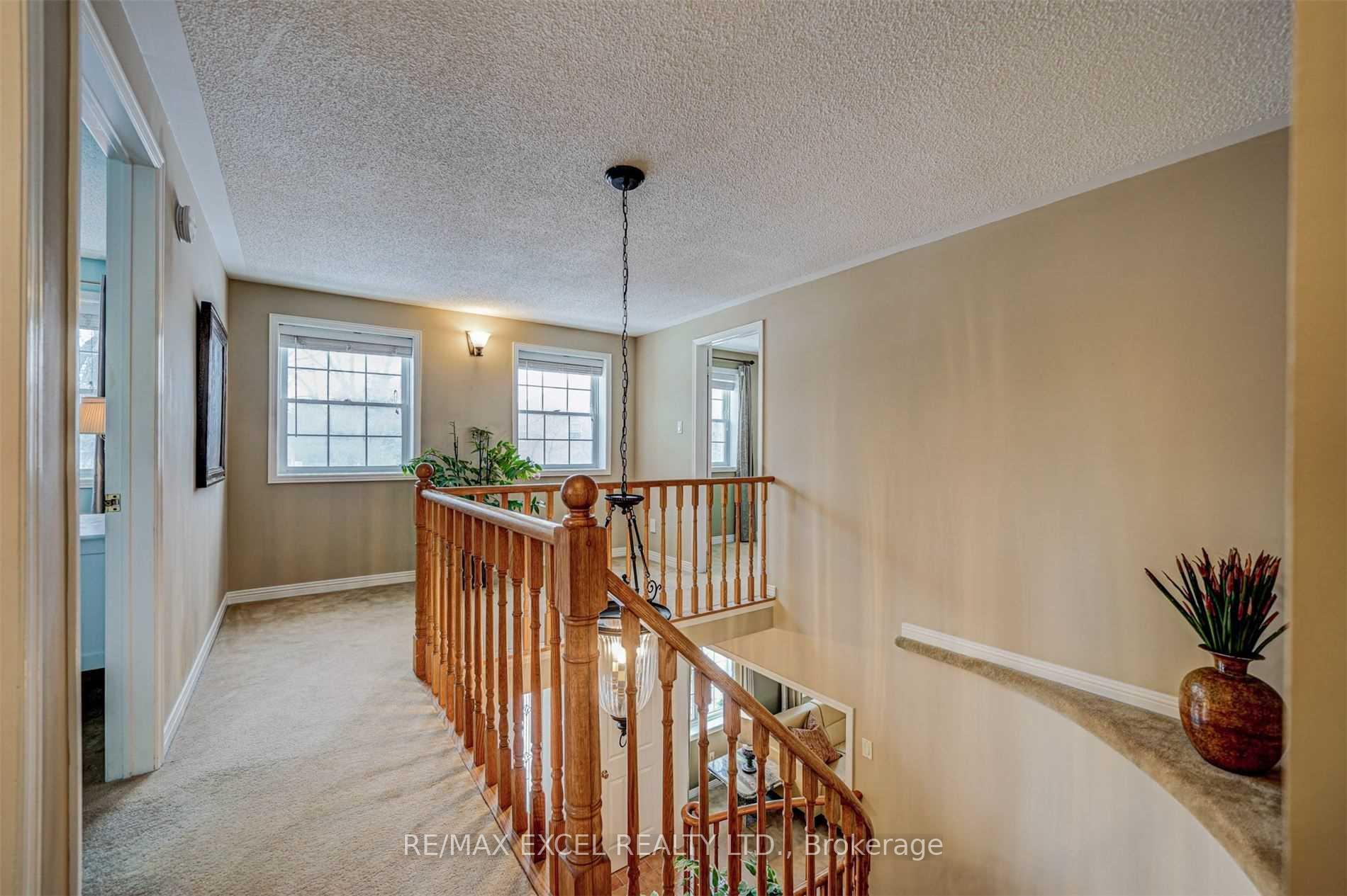Photo 13 of 36 Hedgewood Drive, Markham, Unionville — HOMEH