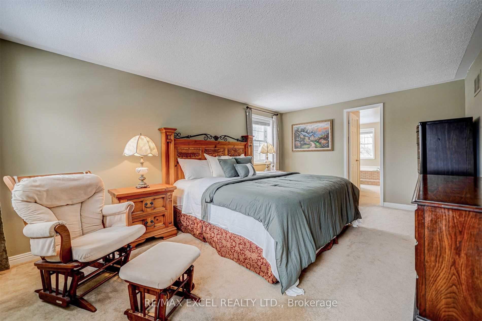 Photo 14 of 36 Hedgewood Drive, Markham, Unionville — HOMEH