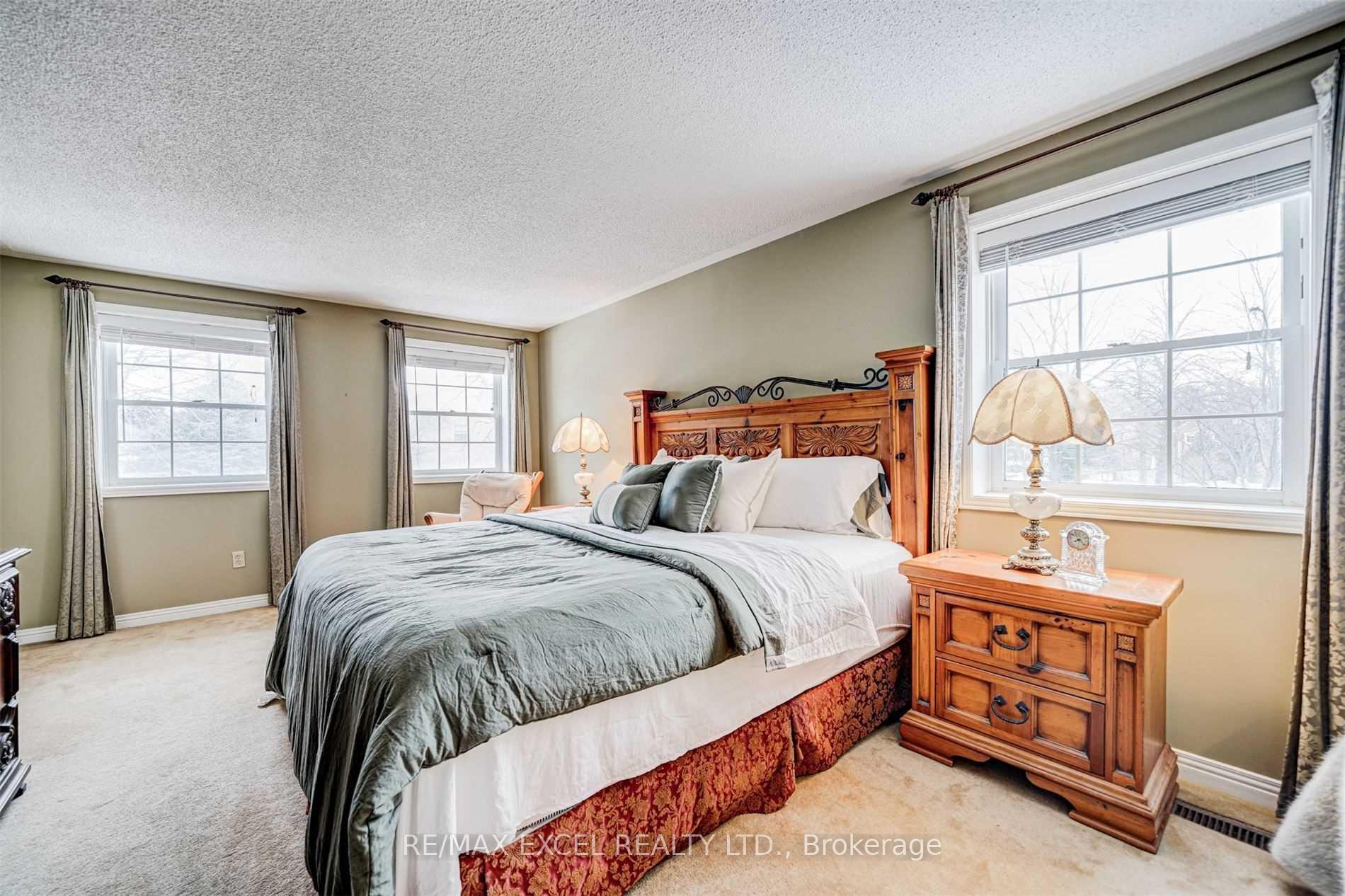 Photo 15 of 36 Hedgewood Drive, Markham, Unionville — HOMEH
