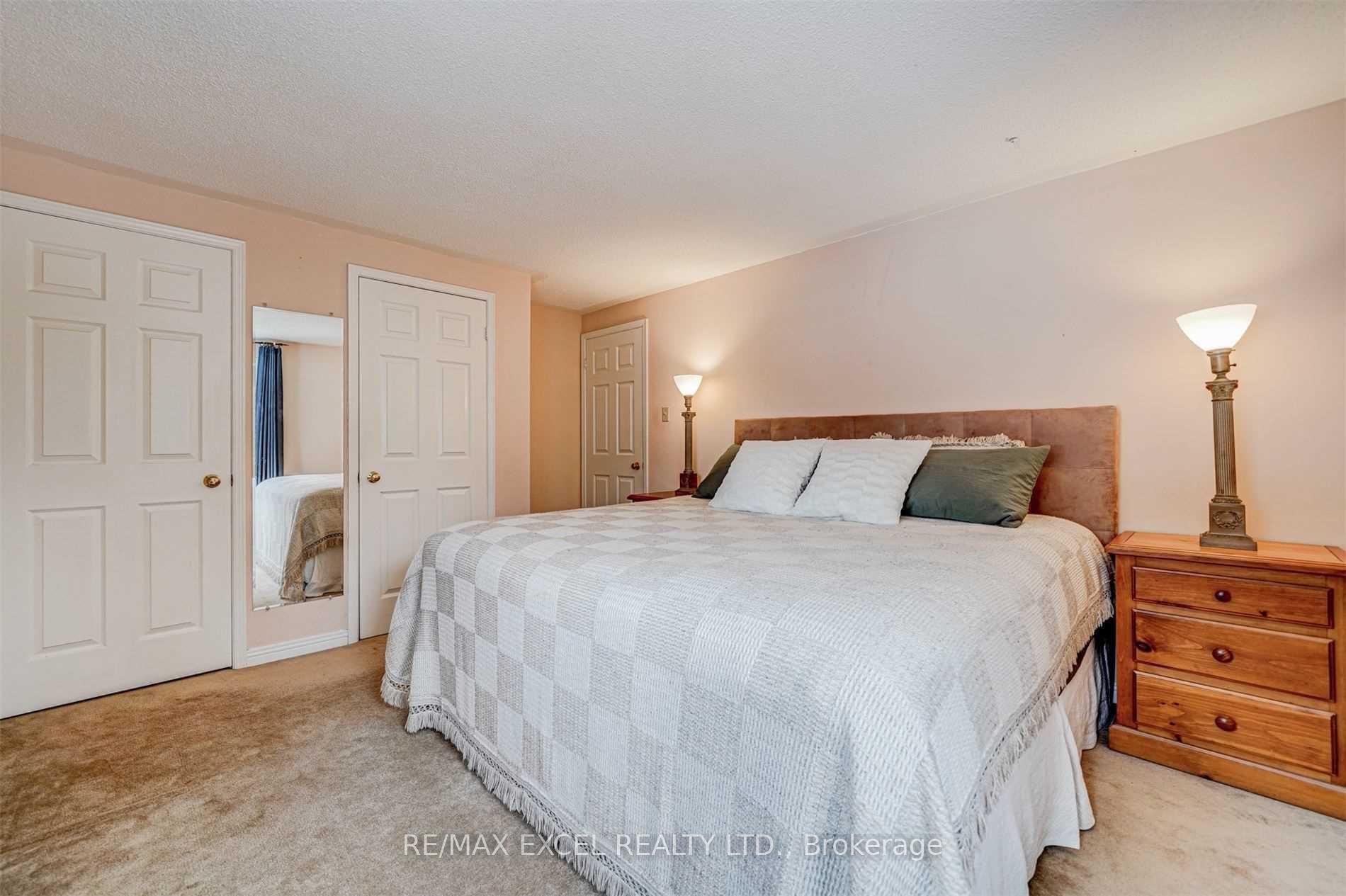 Photo 17 of 36 Hedgewood Drive, Markham, Unionville — HOMEH