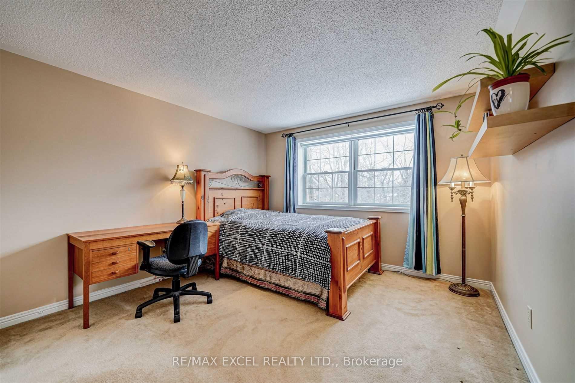 Photo 18 of 36 Hedgewood Drive, Markham, Unionville — HOMEH