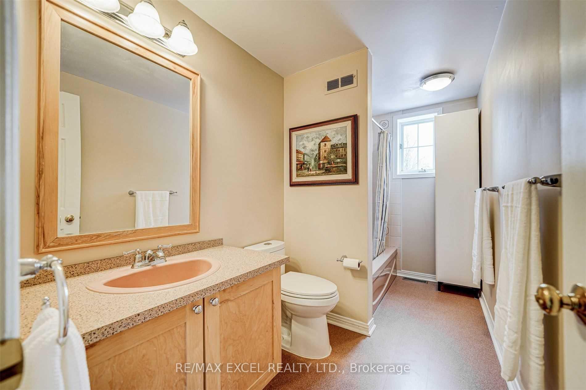 Photo 24 of 36 Hedgewood Drive, Markham, Unionville — HOMEH