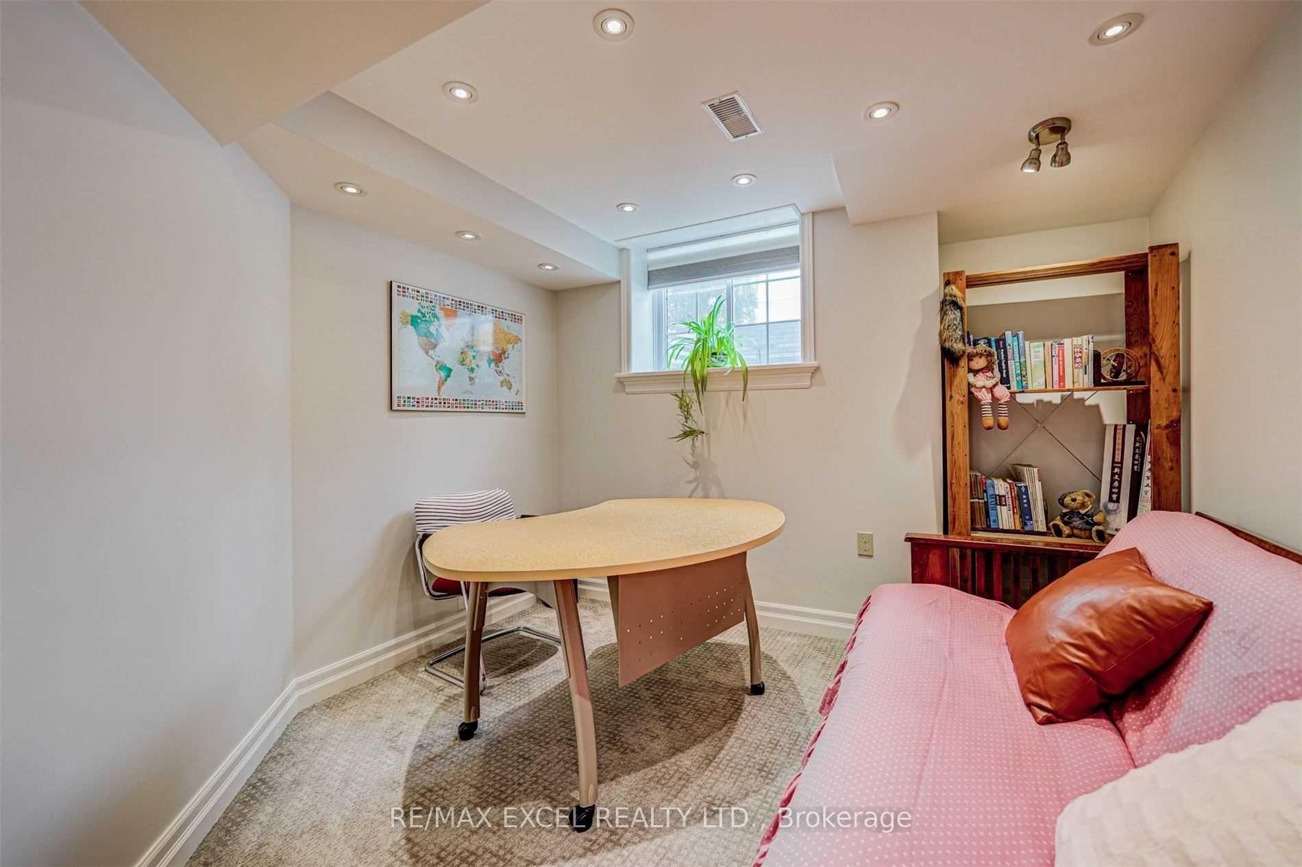 Photo 27 of 36 Hedgewood Drive, Markham, Unionville — HOMEH
