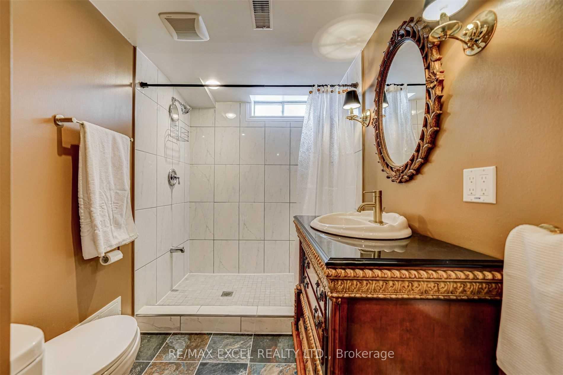 Photo 29 of 36 Hedgewood Drive, Markham, Unionville — HOMEH