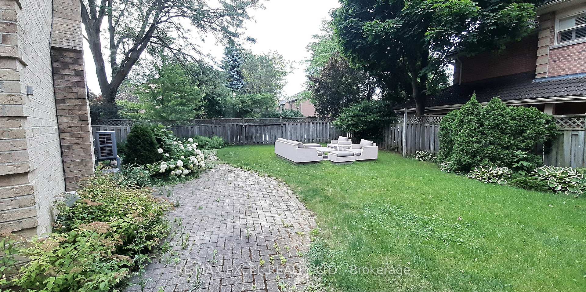 Photo 32 of 36 Hedgewood Drive, Markham, Unionville — HOMEH