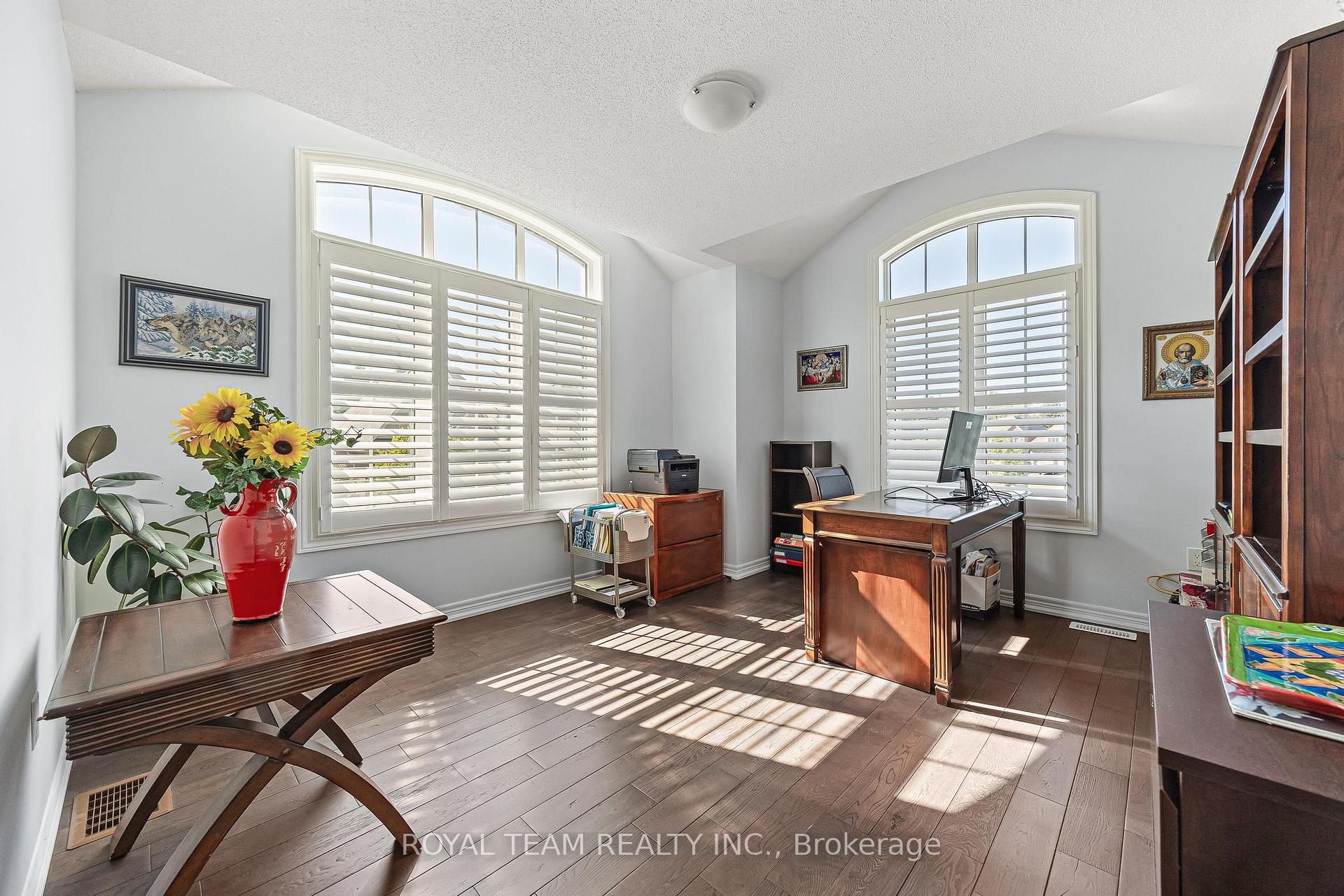 Photo 20 of 636 Mcgregor Farm Trail, Newmarket, Glenway Estates — HOMEH