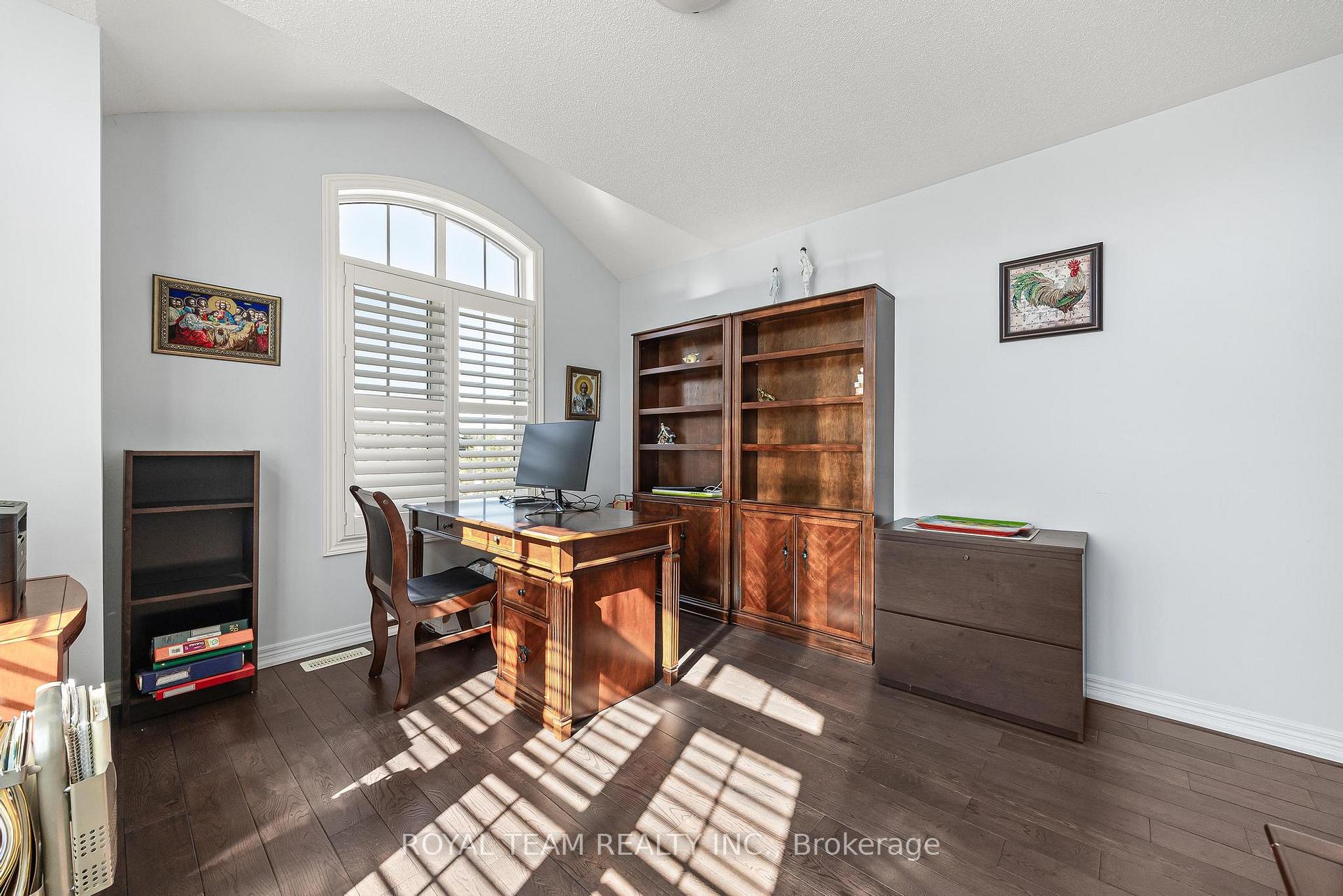 Photo 21 of 636 Mcgregor Farm Trail, Newmarket, Glenway Estates — HOMEH