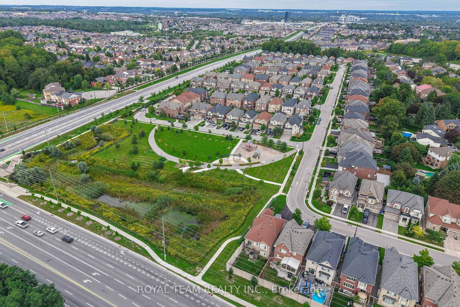 Photo 55 of 636 Mcgregor Farm Trail, Newmarket, Glenway Estates — HOMEH