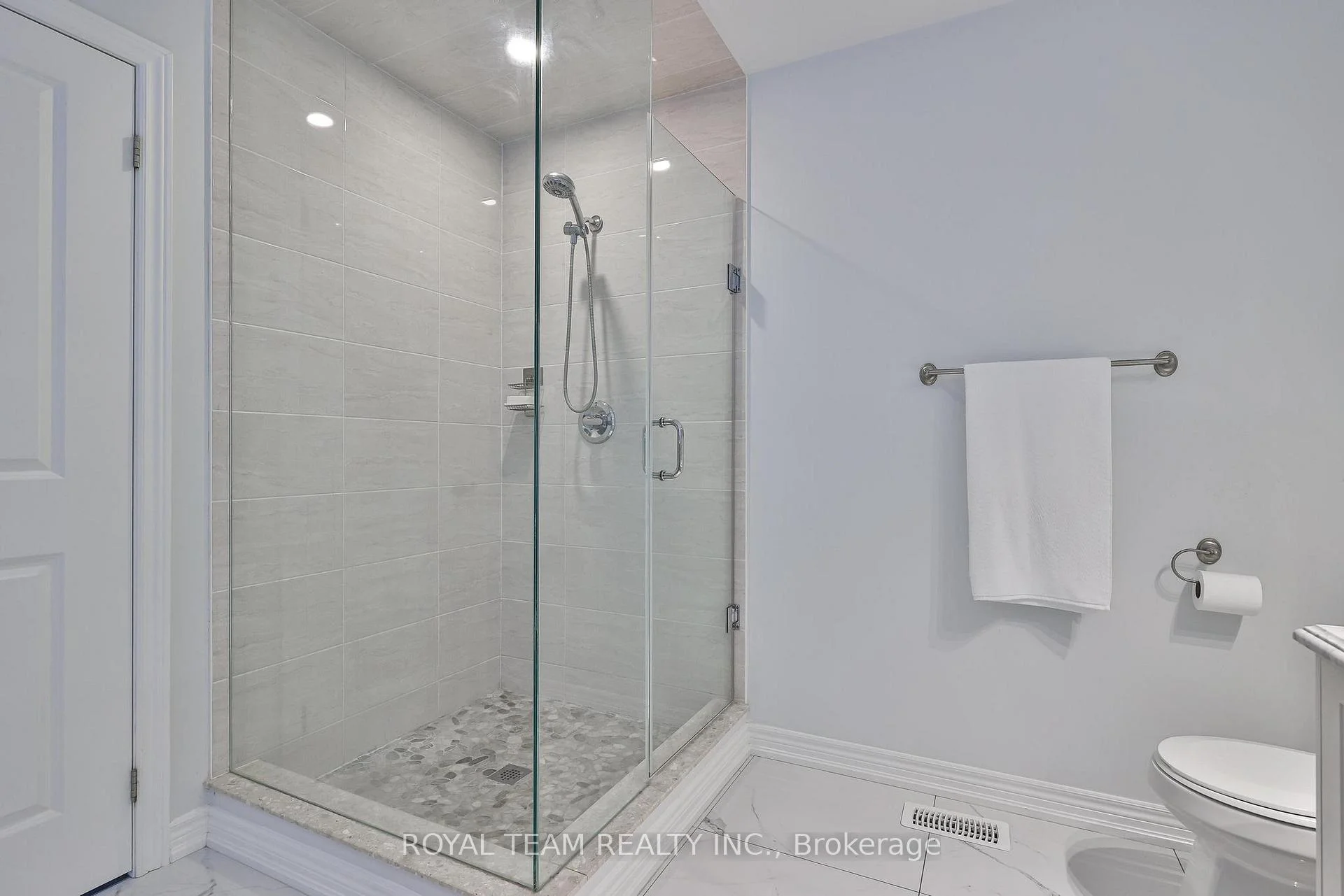 Photo 34 of 636 Mcgregor Farm Trail, Newmarket, Glenway Estates — HOMEH