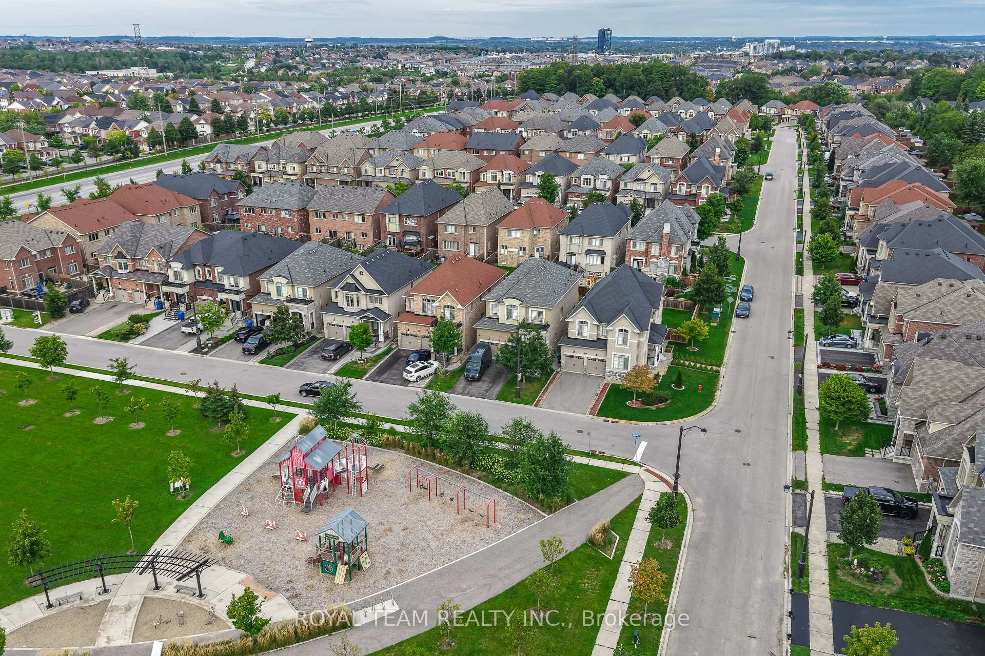 Photo 57 of 636 Mcgregor Farm Trail, Newmarket, Glenway Estates — HOMEH