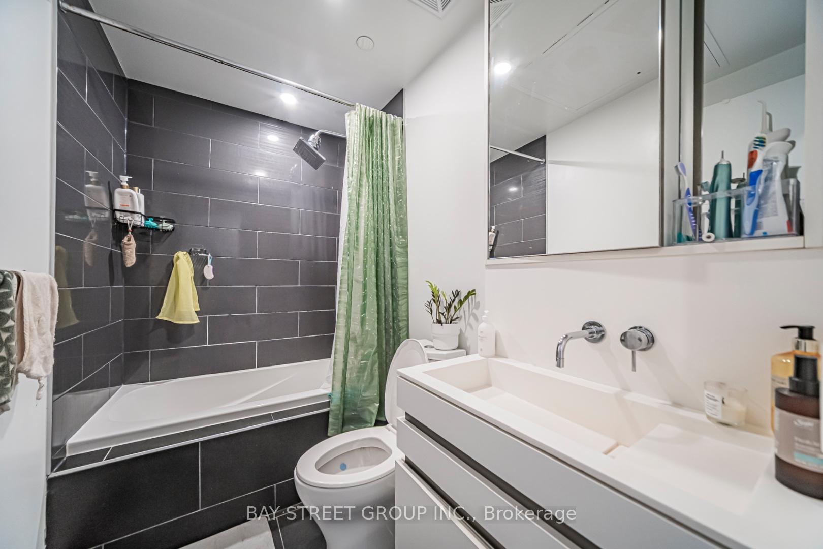 Photo 12 of Unit 2204, 197 Yonge Street, Toronto, Church-Yonge Corridor — HOMEH