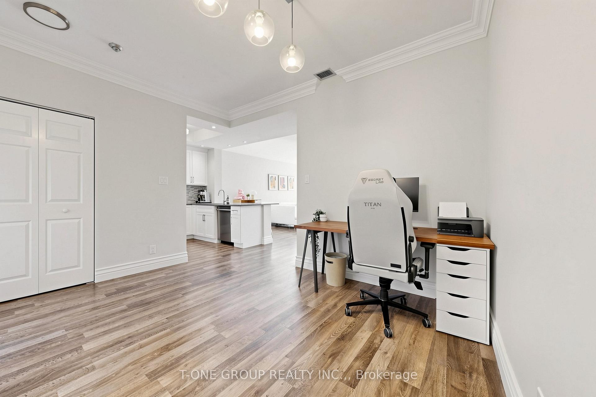 Photo 20 of Unit Ph6, 22 Clarissa Drive, Richmond Hill, Harding — HOMEH