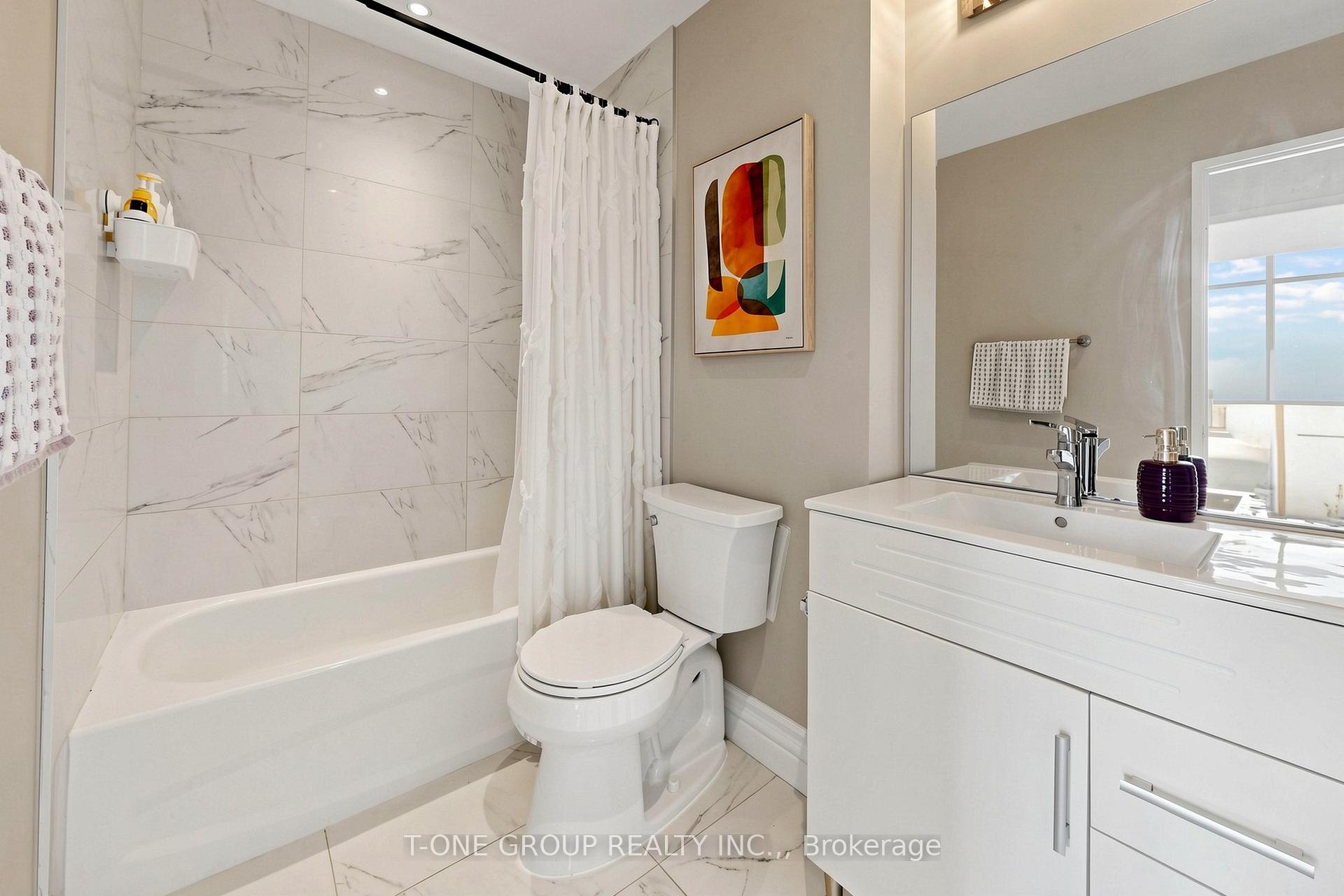 Photo 22 of Unit Ph6, 22 Clarissa Drive, Richmond Hill, Harding — HOMEH