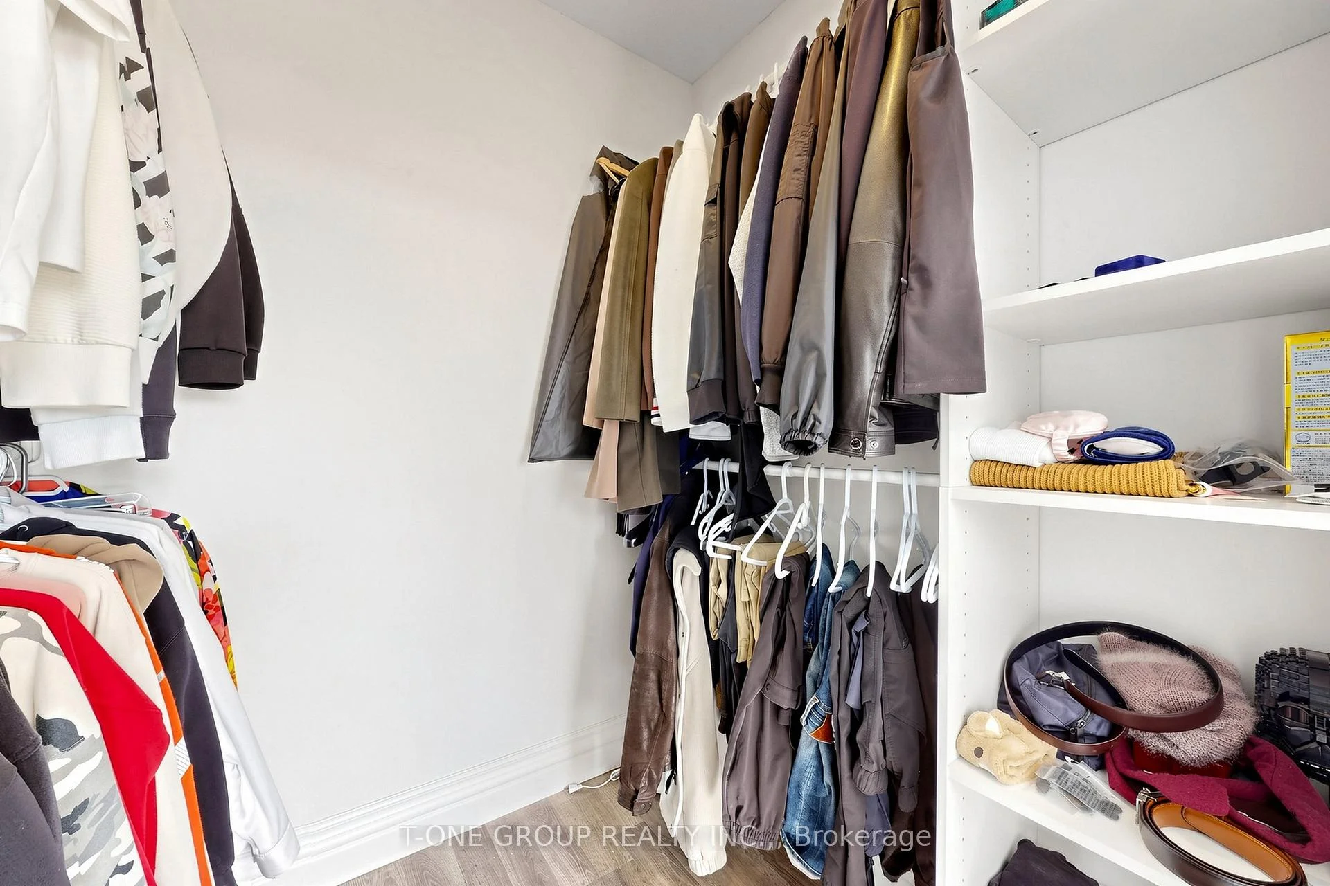 Photo 15 of Unit Ph6, 22 Clarissa Drive, Richmond Hill, Harding — HOMEH