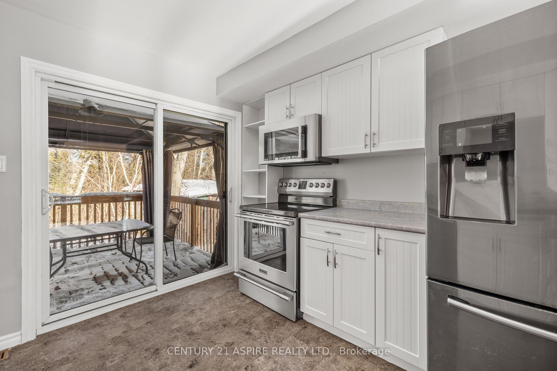Photo 5 of 84 Sandy Beach Road, Laurentian Valley, Laurentian Valley — HOMEH