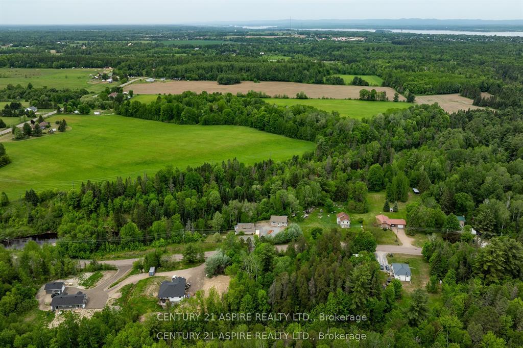 Photo 31 of 84 Sandy Beach Road, Laurentian Valley, Laurentian Valley — HOMEH
