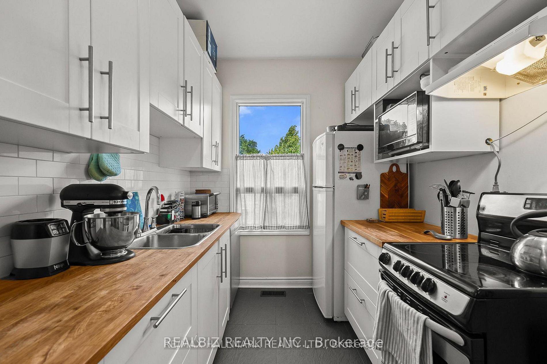 Photo 25 of 159 Parkmount Road, Toronto, Greenwood-Coxwell — HOMEH