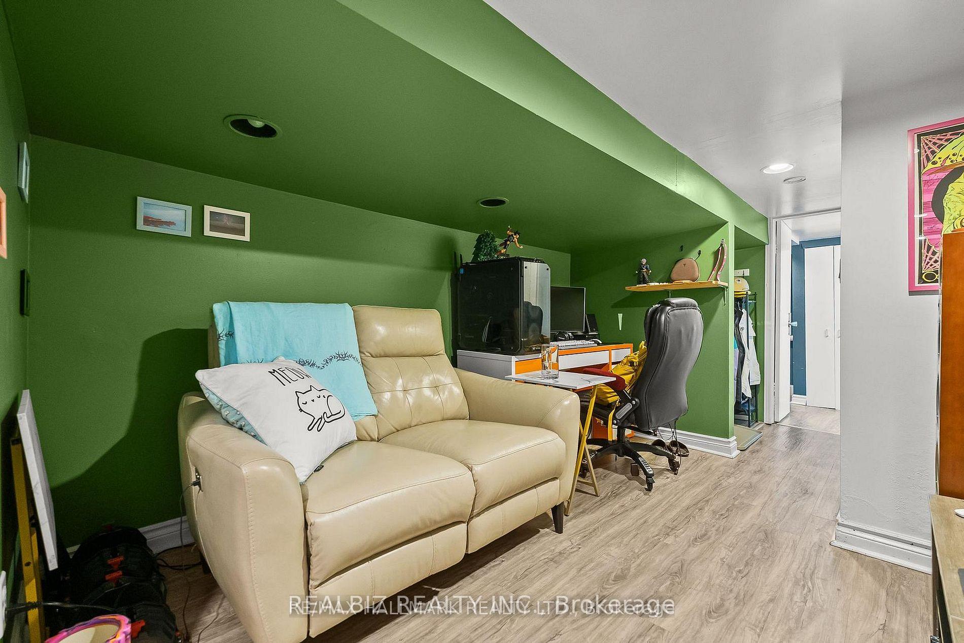 Photo 38 of 159 Parkmount Road, Toronto, Greenwood-Coxwell — HOMEH