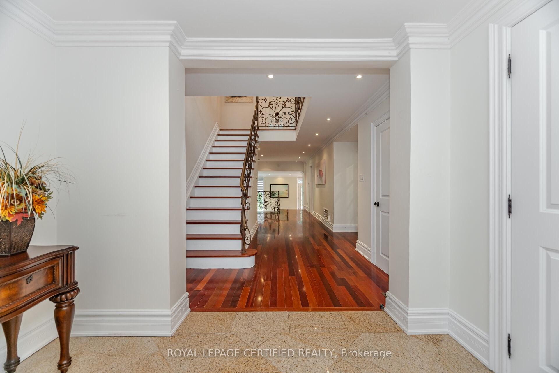 Photo 6 of 2197 Courrier Lane, Mississauga, Erindale — HOMEH