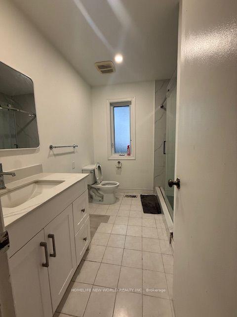 Photo 9 of 2 Yewfield Crescent, North York, Banbury-Don Mills — HOMEH