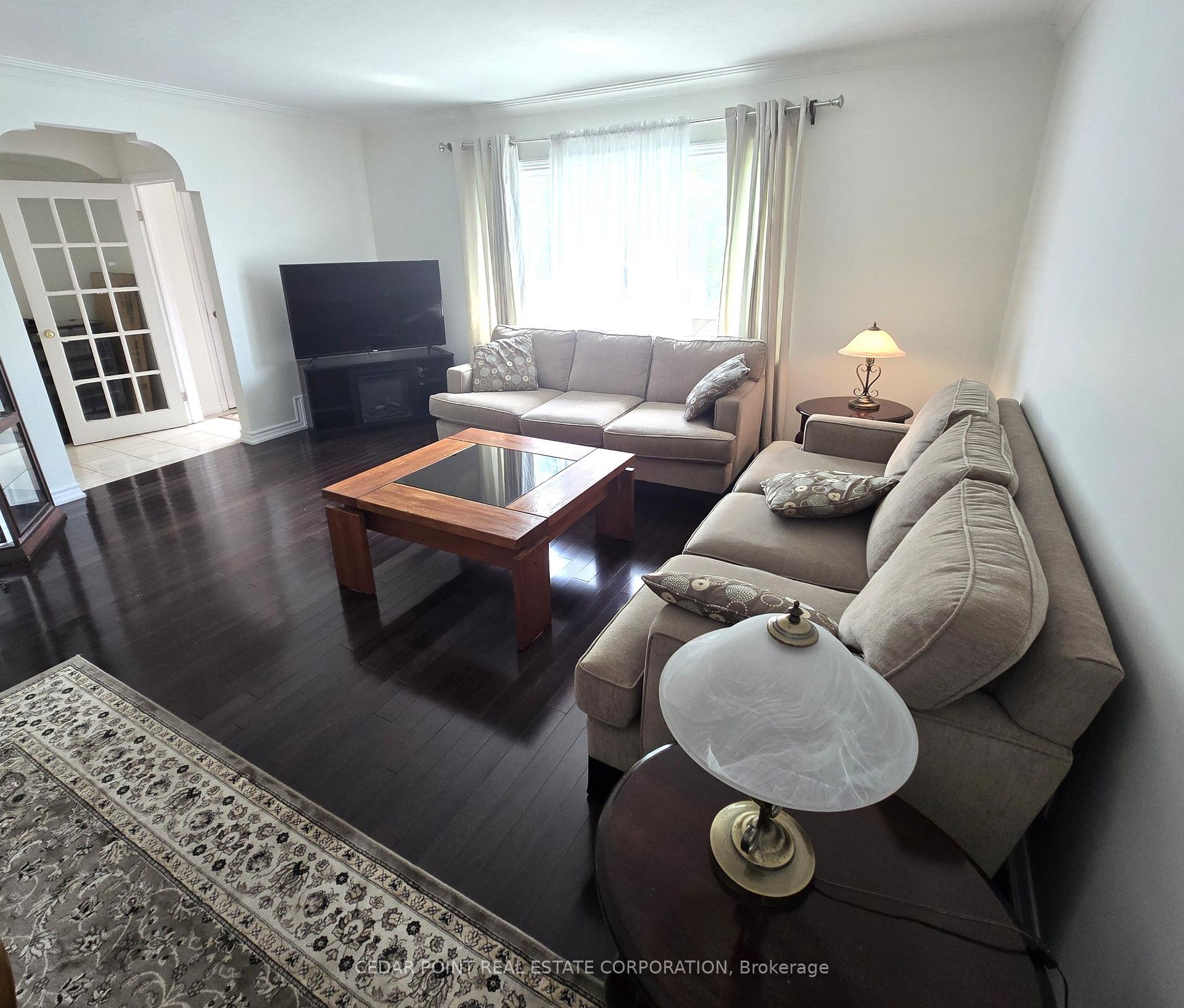 Photo 3 of 44 Janet Boulevard, Scarborough, Wexford-Maryvale — HOMEH