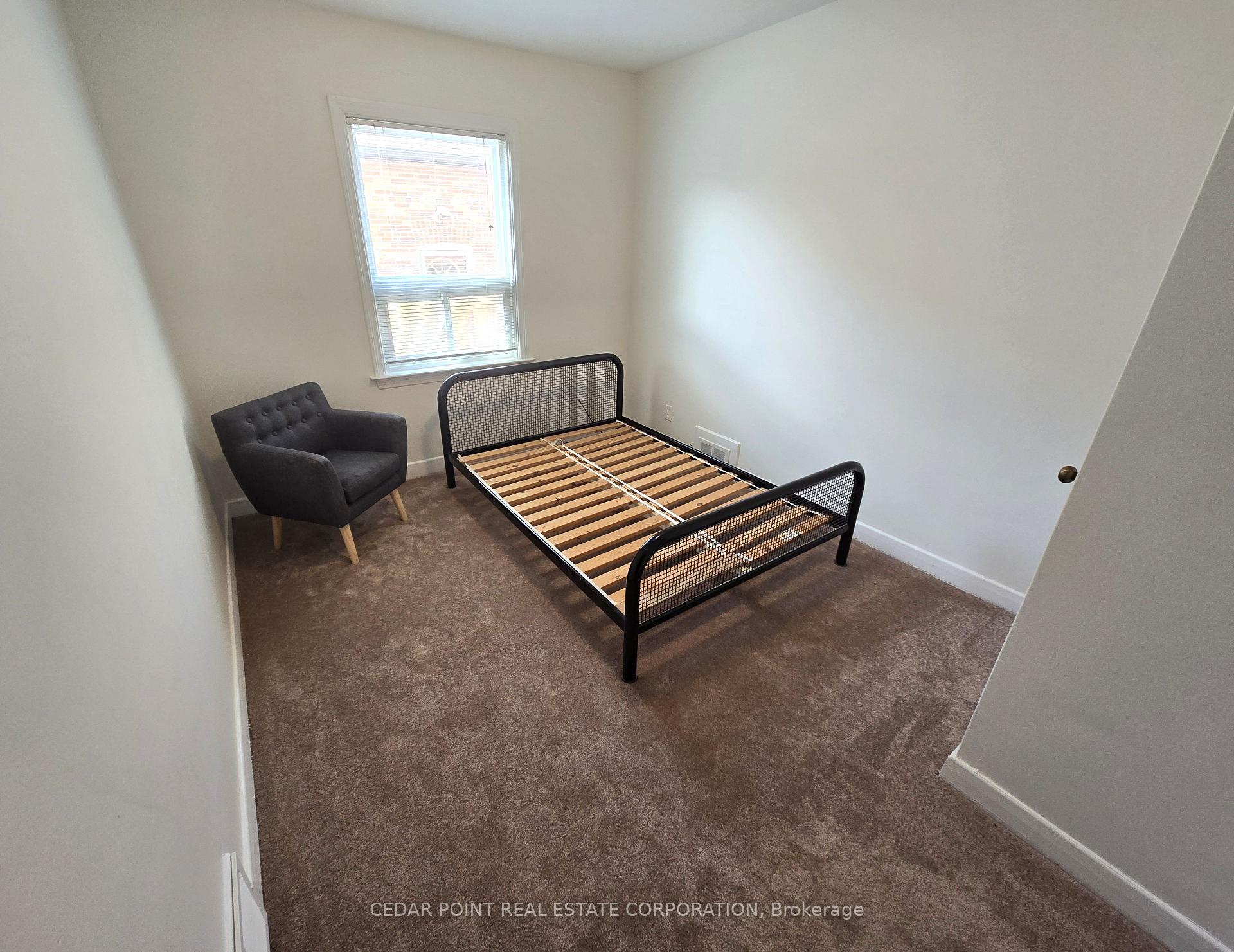 Photo 10 of 44 Janet Boulevard, Scarborough, Wexford-Maryvale — HOMEH
