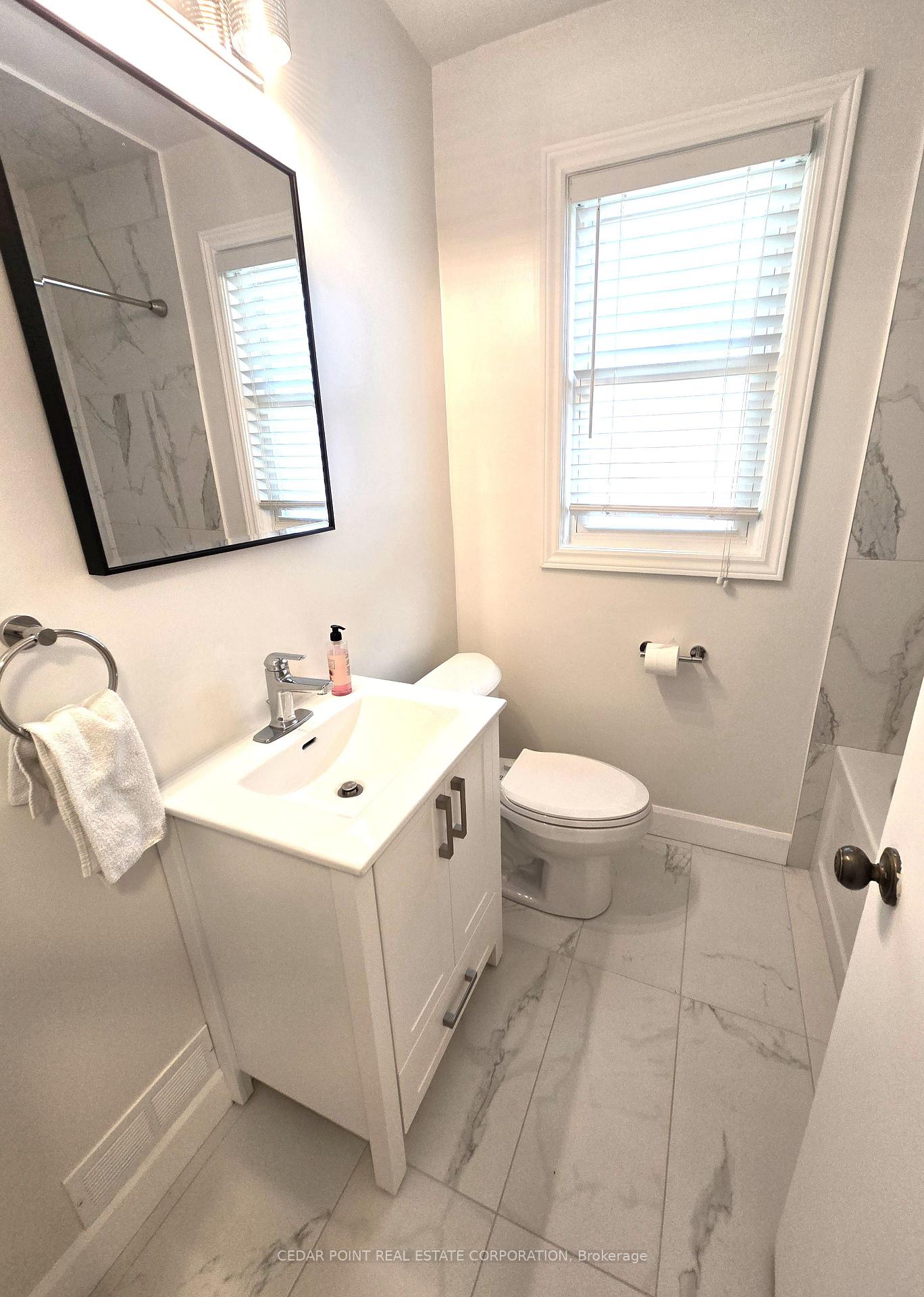 Photo 13 of 44 Janet Boulevard, Scarborough, Wexford-Maryvale — HOMEH