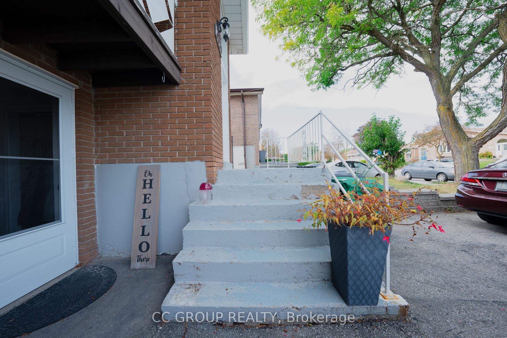 Photo 2 of Unit Lower, 3350 Delfi Road, Mississauga, Erin Mills — HOMEH
