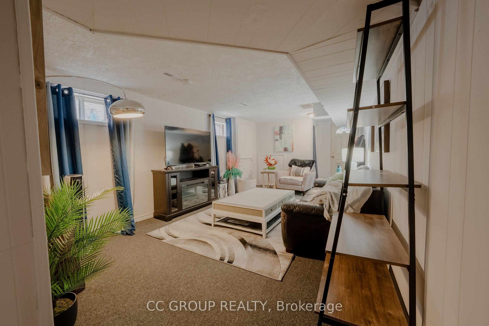 Photo 4 of Unit Lower, 3350 Delfi Road, Mississauga, Erin Mills — HOMEH
