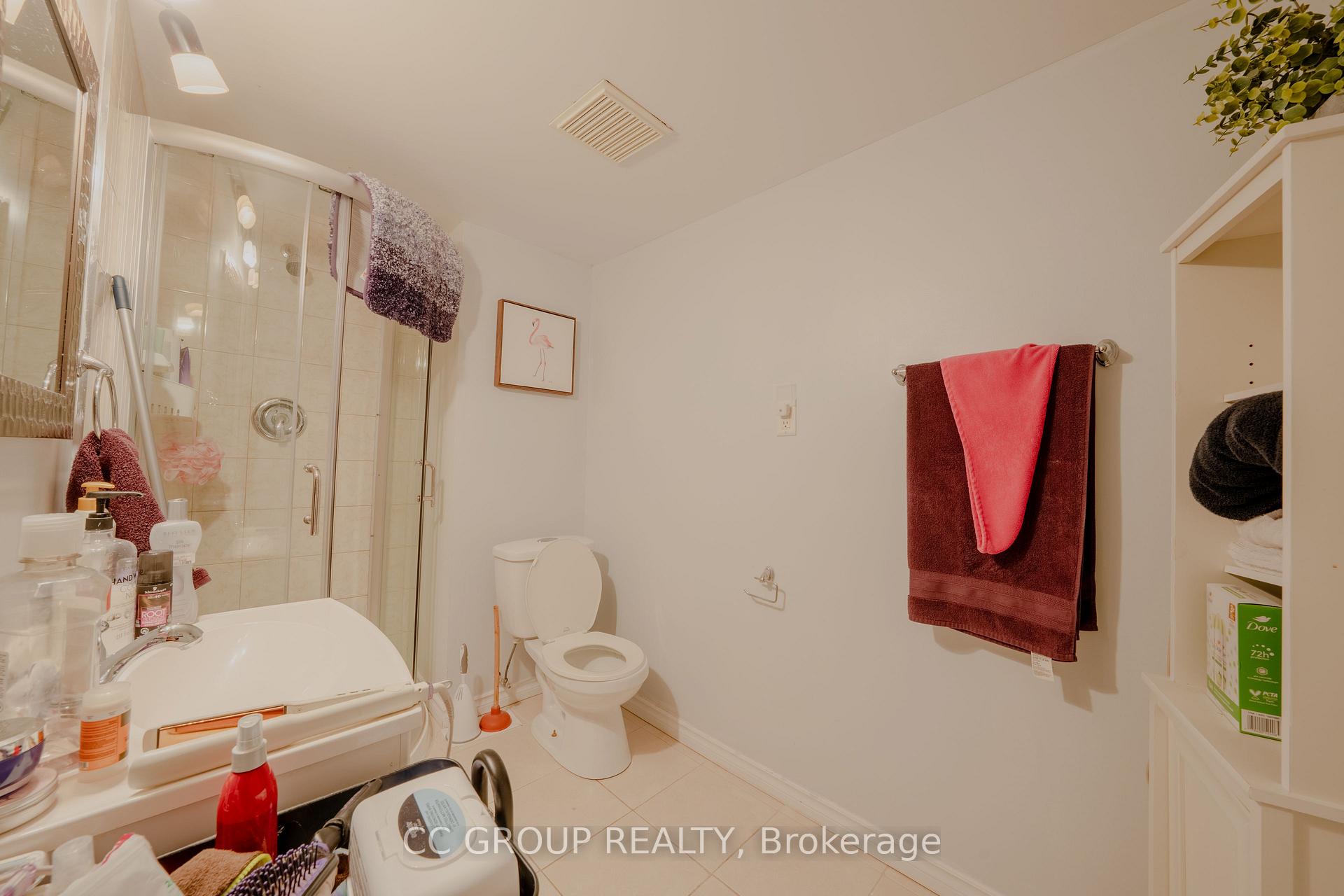 Photo 10 of Unit Lower, 3350 Delfi Road, Mississauga, Erin Mills — HOMEH
