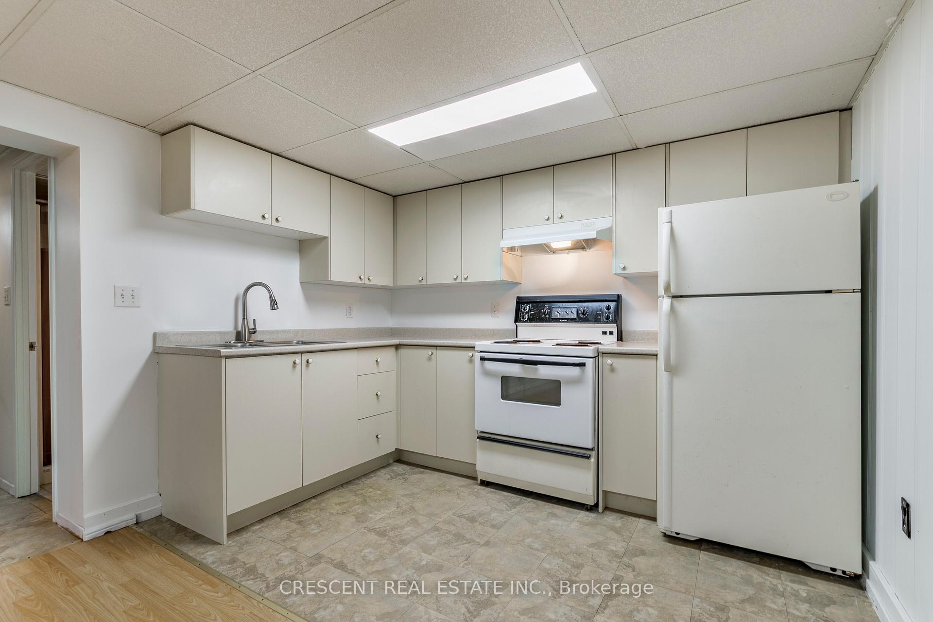 Photo 2 of Unit LOWER, 14 Claymore Drive, Etobicoke, Stonegate-Queensway — HOMEH