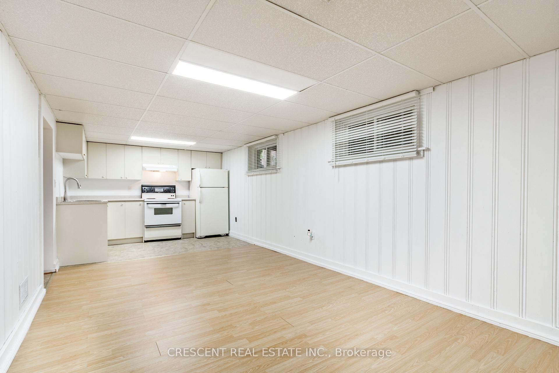 Photo 3 of Unit LOWER, 14 Claymore Drive, Etobicoke, Stonegate-Queensway — HOMEH