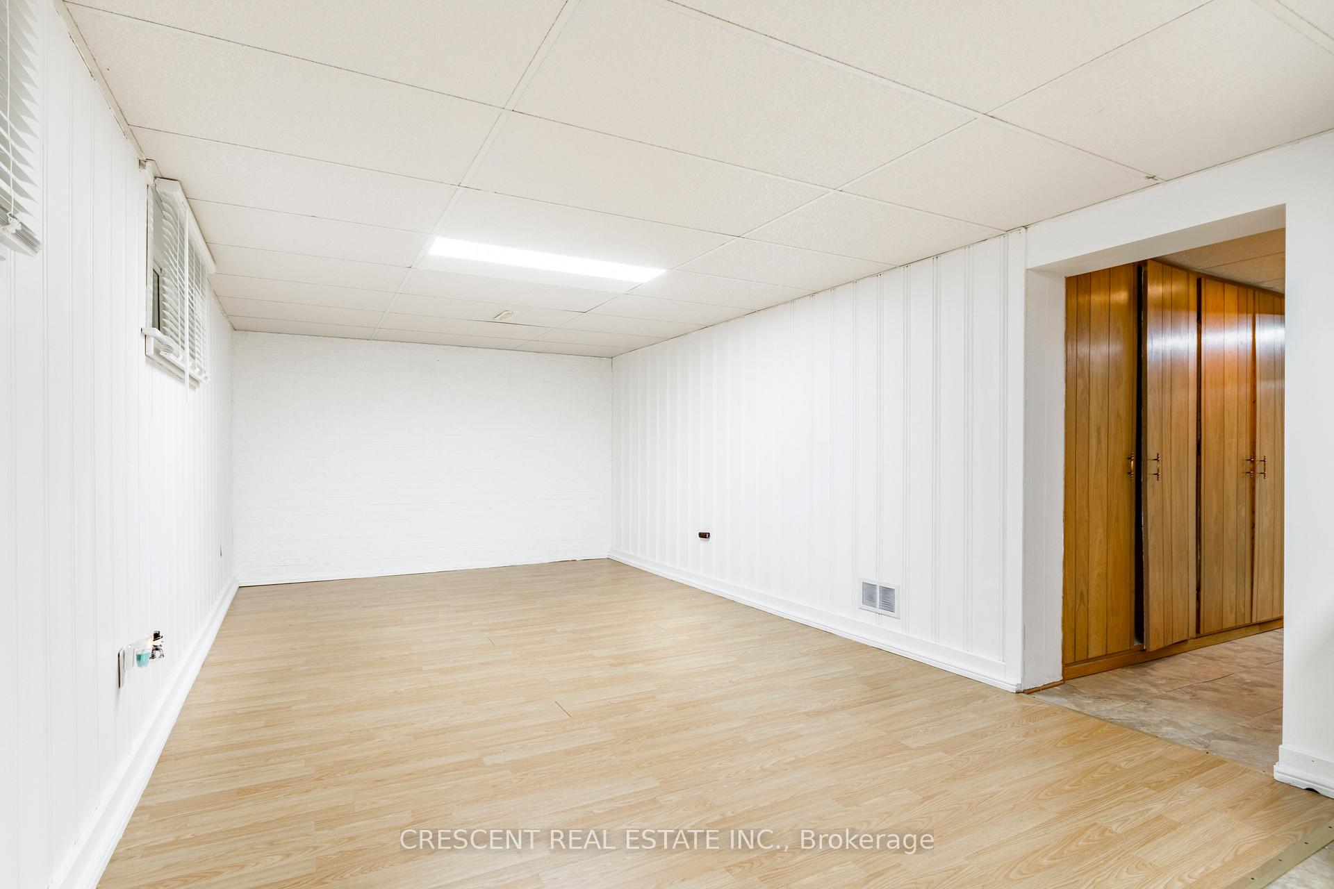 Photo 4 of Unit LOWER, 14 Claymore Drive, Etobicoke, Stonegate-Queensway — HOMEH