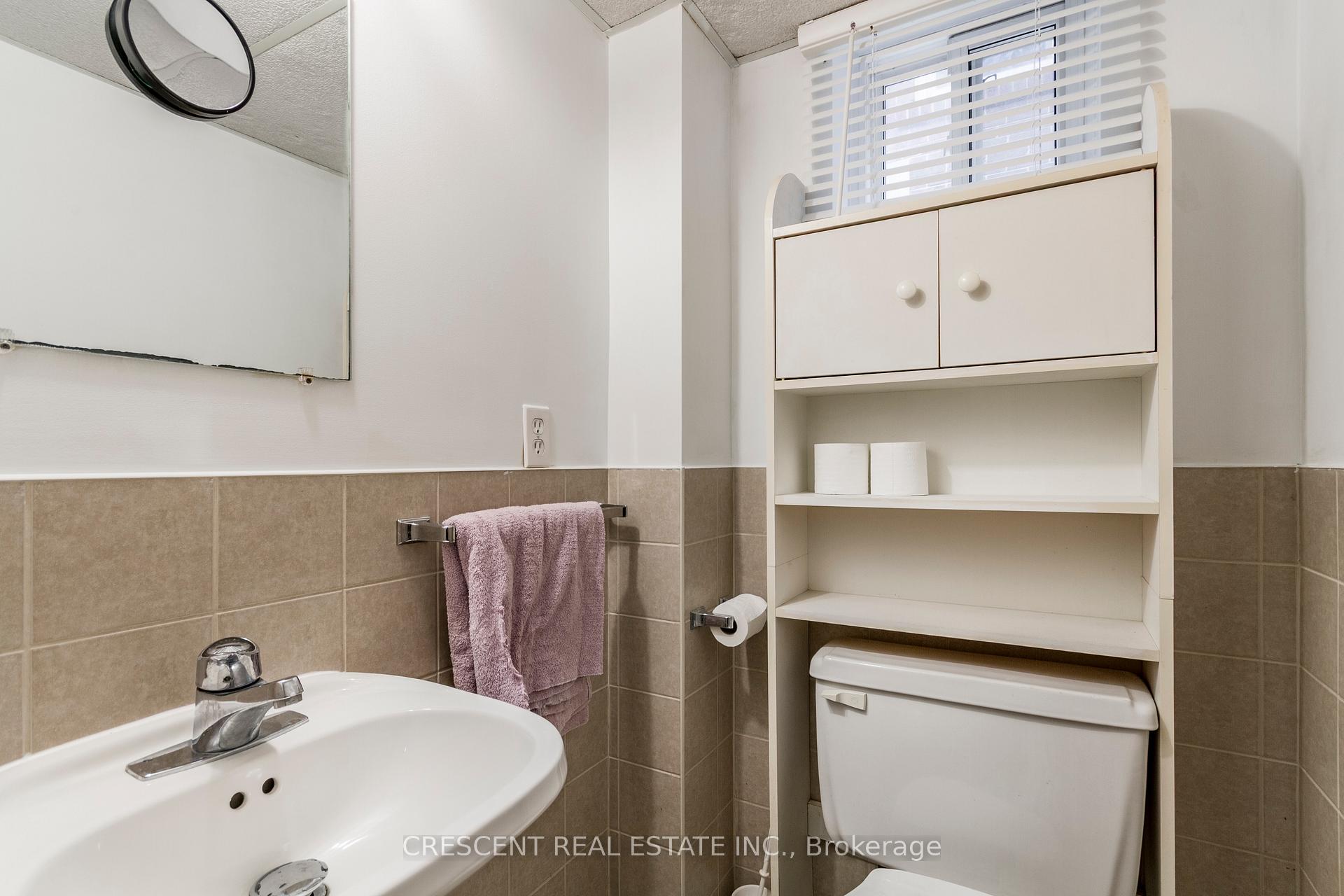 Photo 5 of Unit LOWER, 14 Claymore Drive, Etobicoke, Stonegate-Queensway — HOMEH