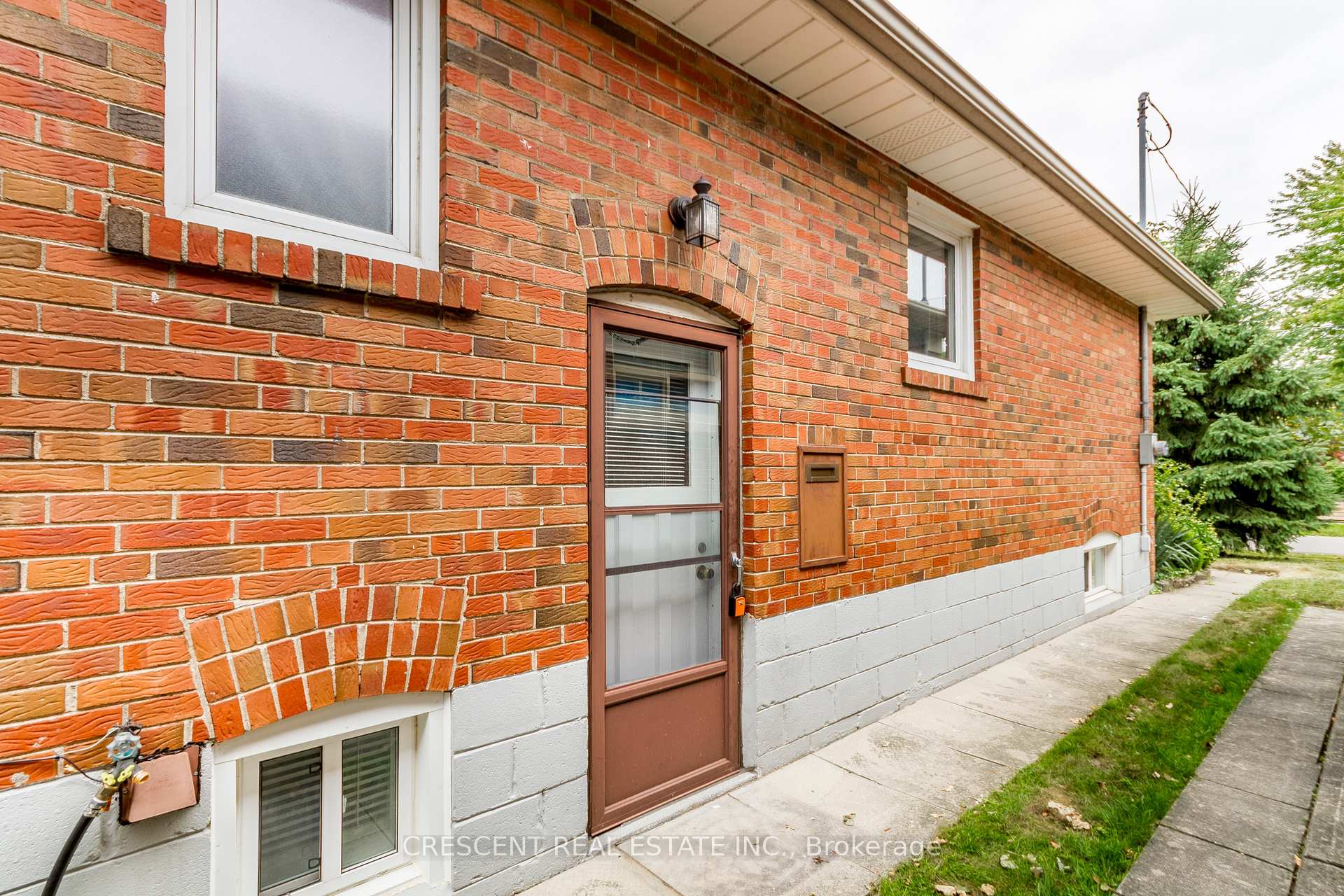Photo 13 of Unit LOWER, 14 Claymore Drive, Etobicoke, Stonegate-Queensway — HOMEH